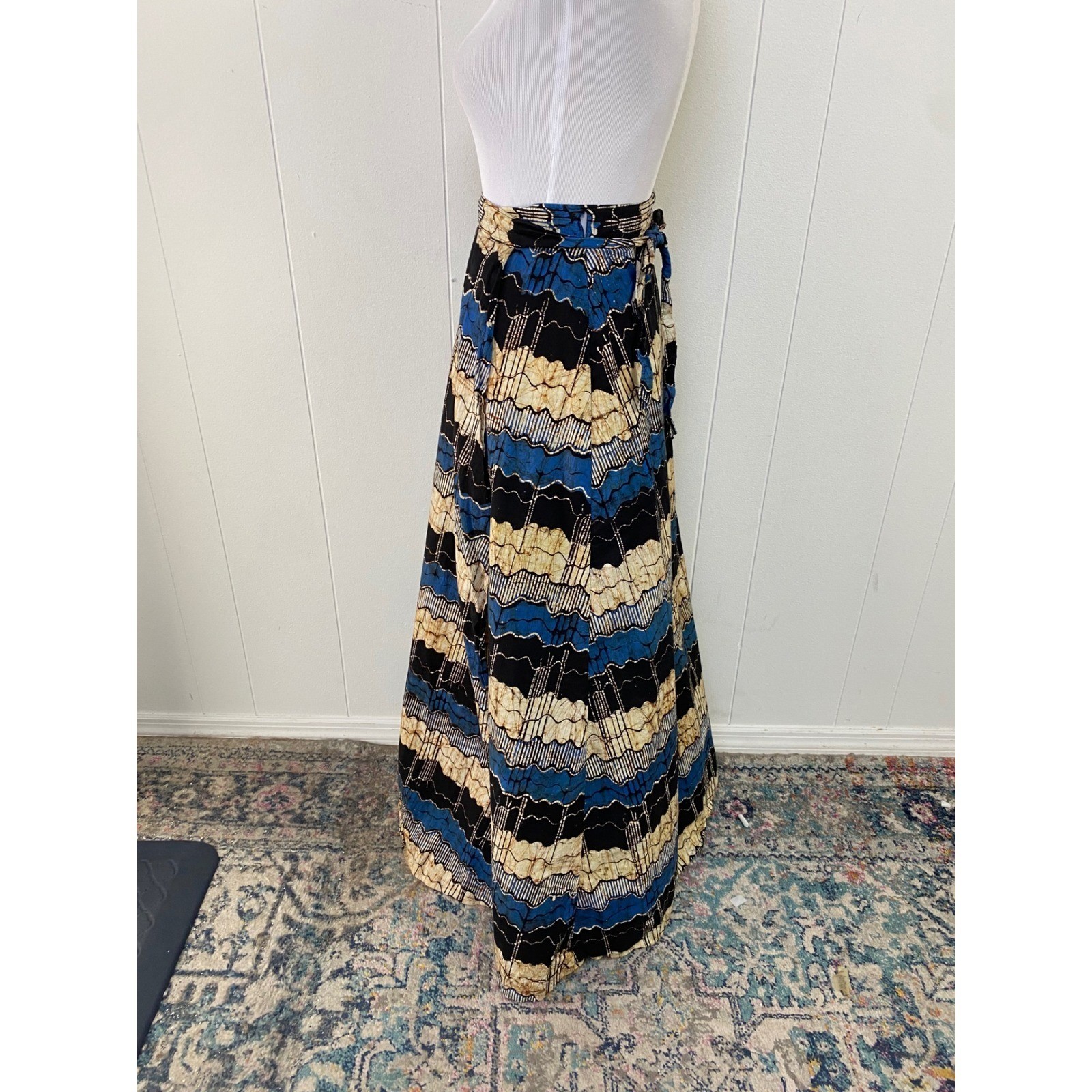 VTG Hand Printed Batik Wrap Maxi Skirt Sz XS-S Cotton Blue Black Tan Malaysia