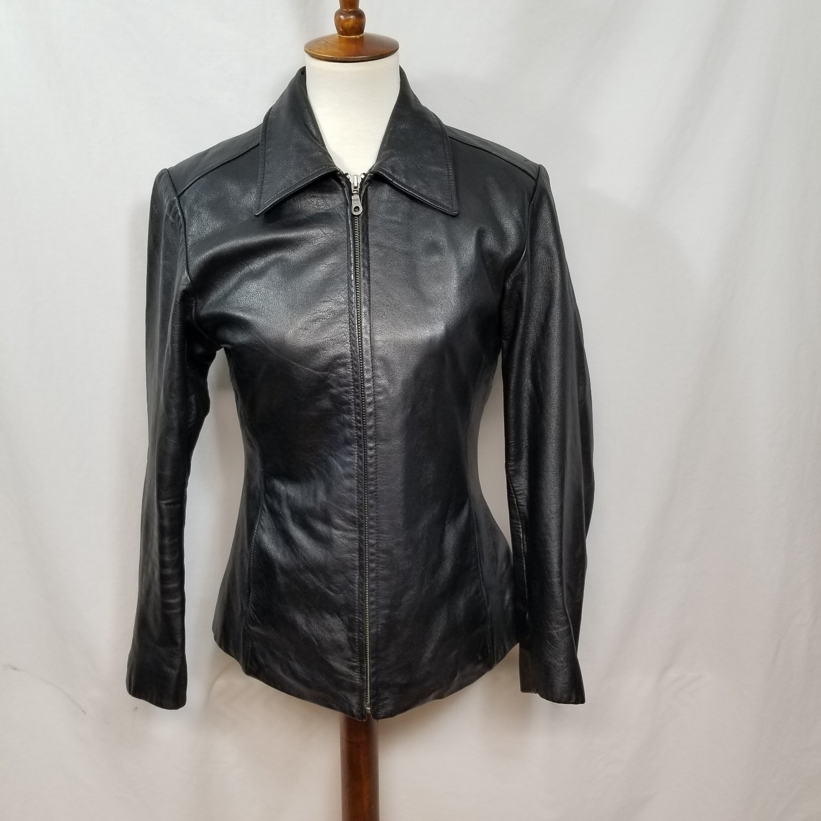 VTG Wilson&rsquo;s Black Genuine Leather Women&rsquo;s Small Stylish Vintage Zip-Up Jacket