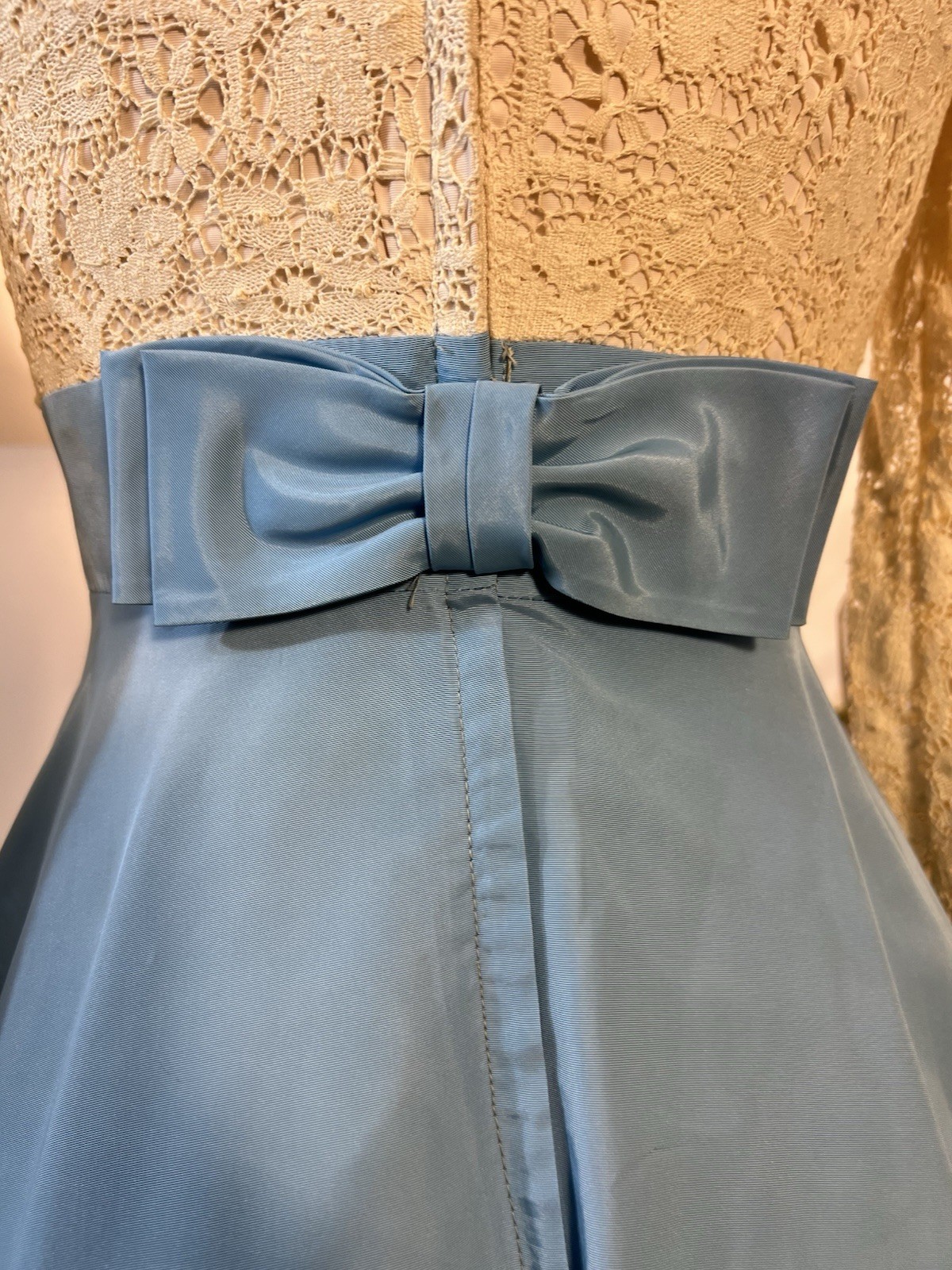VTG Victorian Cottagecore Bridgerton Blue & Cream Lace & Ruffle Dress SZ XS 0-2