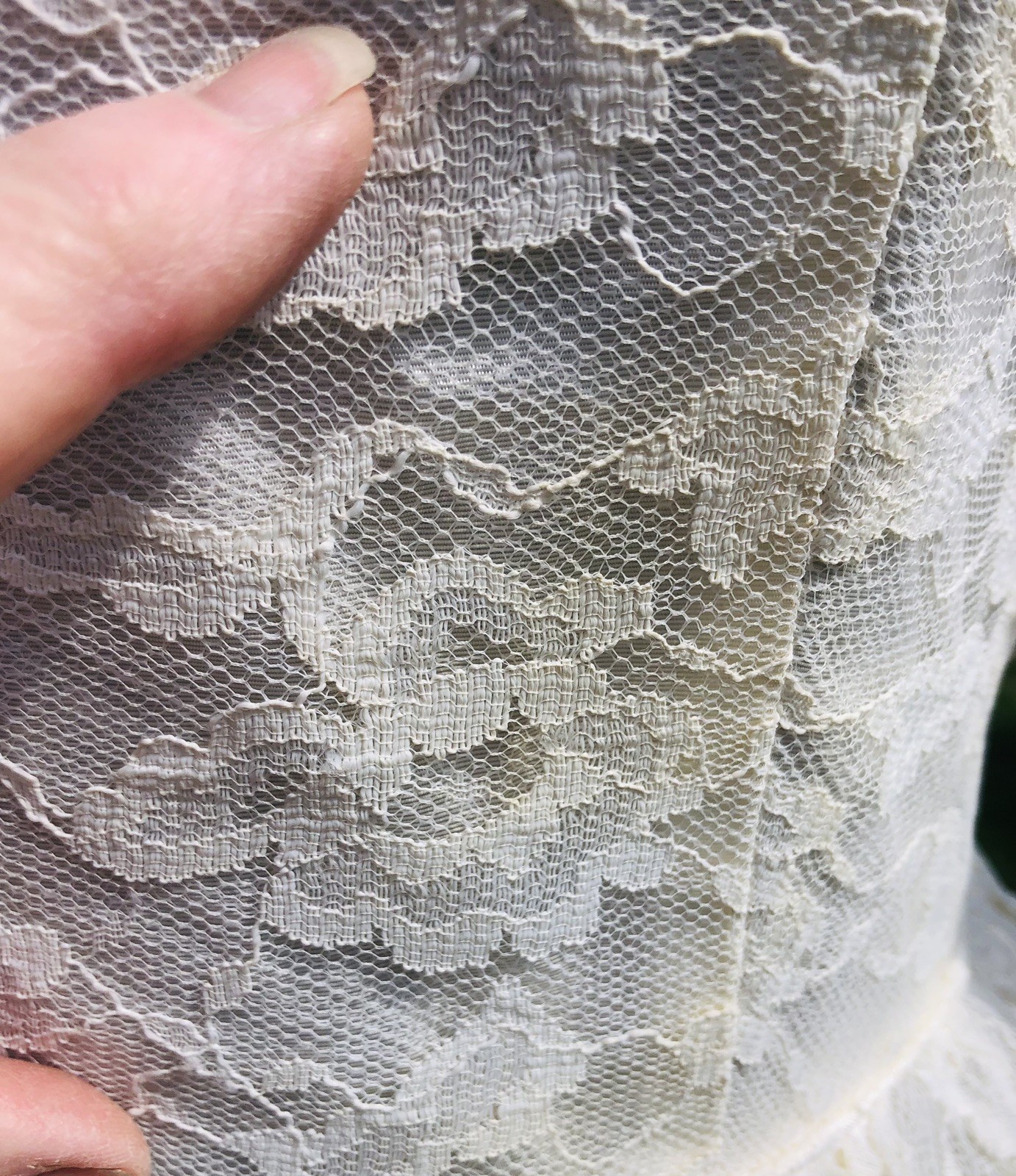 Vintage 1950’s Lace And Tulle Crème Puff Wedding Gown Dress 34-26-60