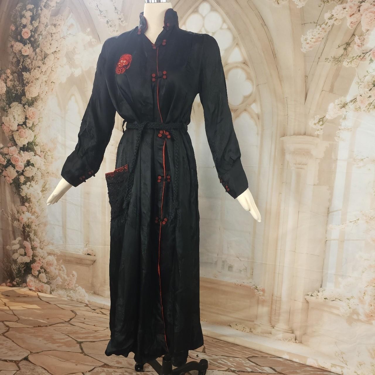 1940s 1950s Black Red Dragon Embroidered Chinese Robe Tie Waist Jacket Dress