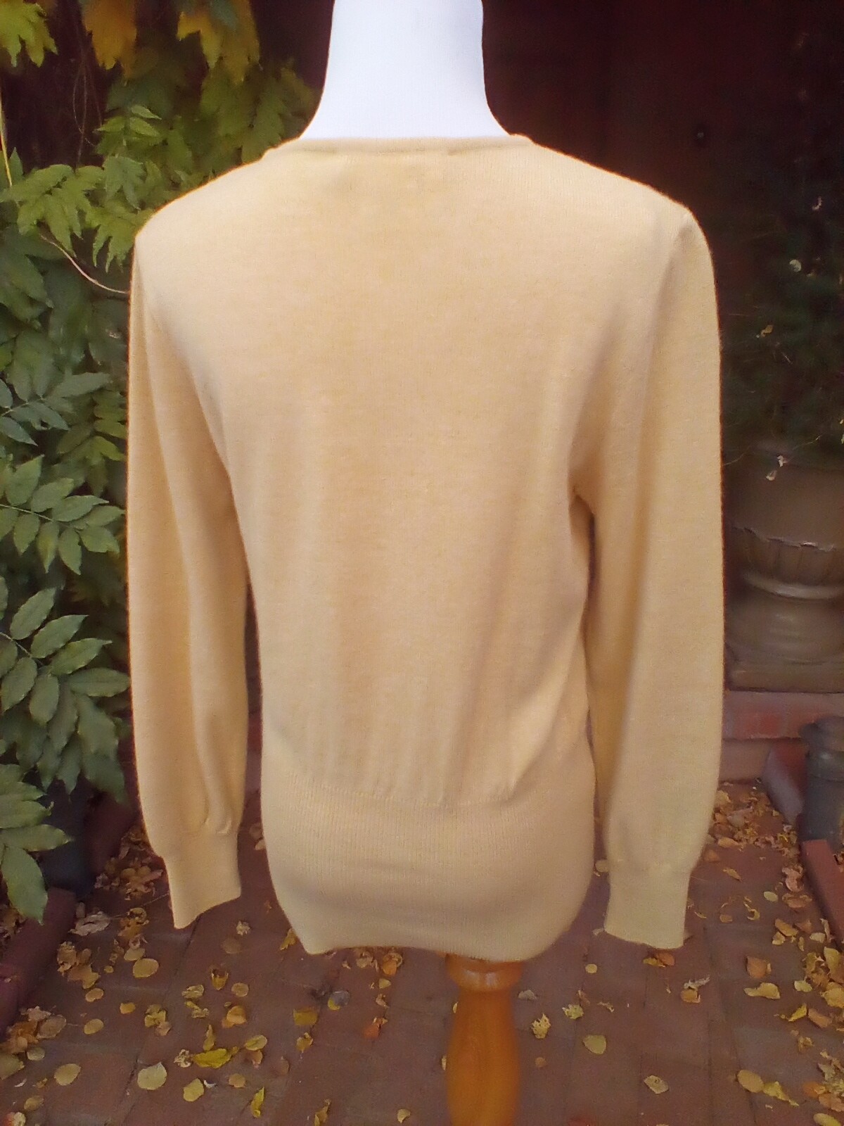 LAUREL Escada Sweater Cashmere Blend Sz XS S Embroidered Beaded 80&rsquo;s Italy