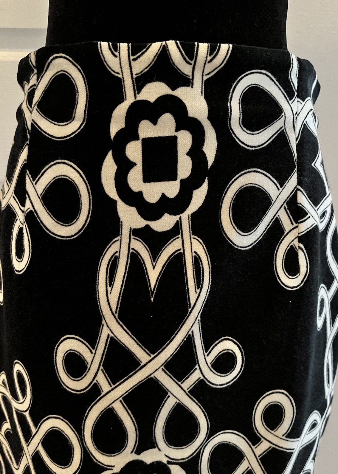 Vintage VERSACE Black & White Patterned Velvet Skirt, Made In Italy, Size 46
