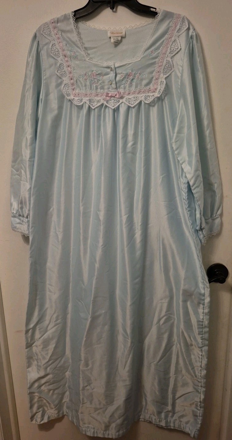 Vtg Barbizon Womens Nightgown Light Blue Satin Lace Trim Embroidered Floral-READ