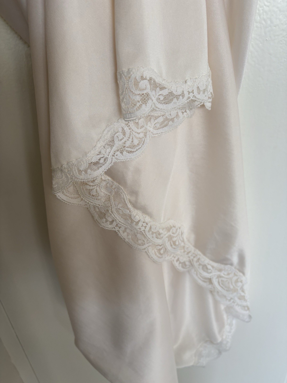 VTG Shadowline Peignoir Set Negligee Lace Light Blush Small Med 2 Pc Gown Robe