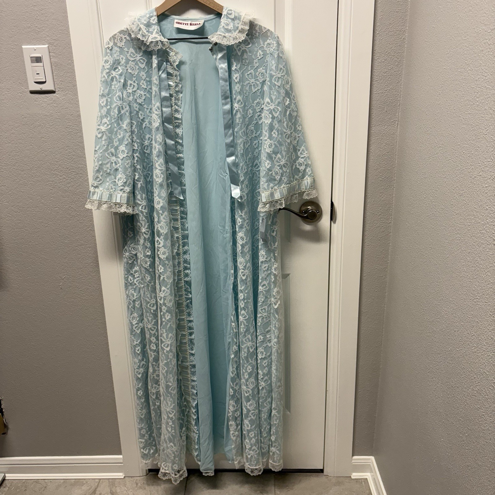 Vintage Odette Barsa Peignoir Robe Gown Powder Blue Lace Overlay Medium NWT