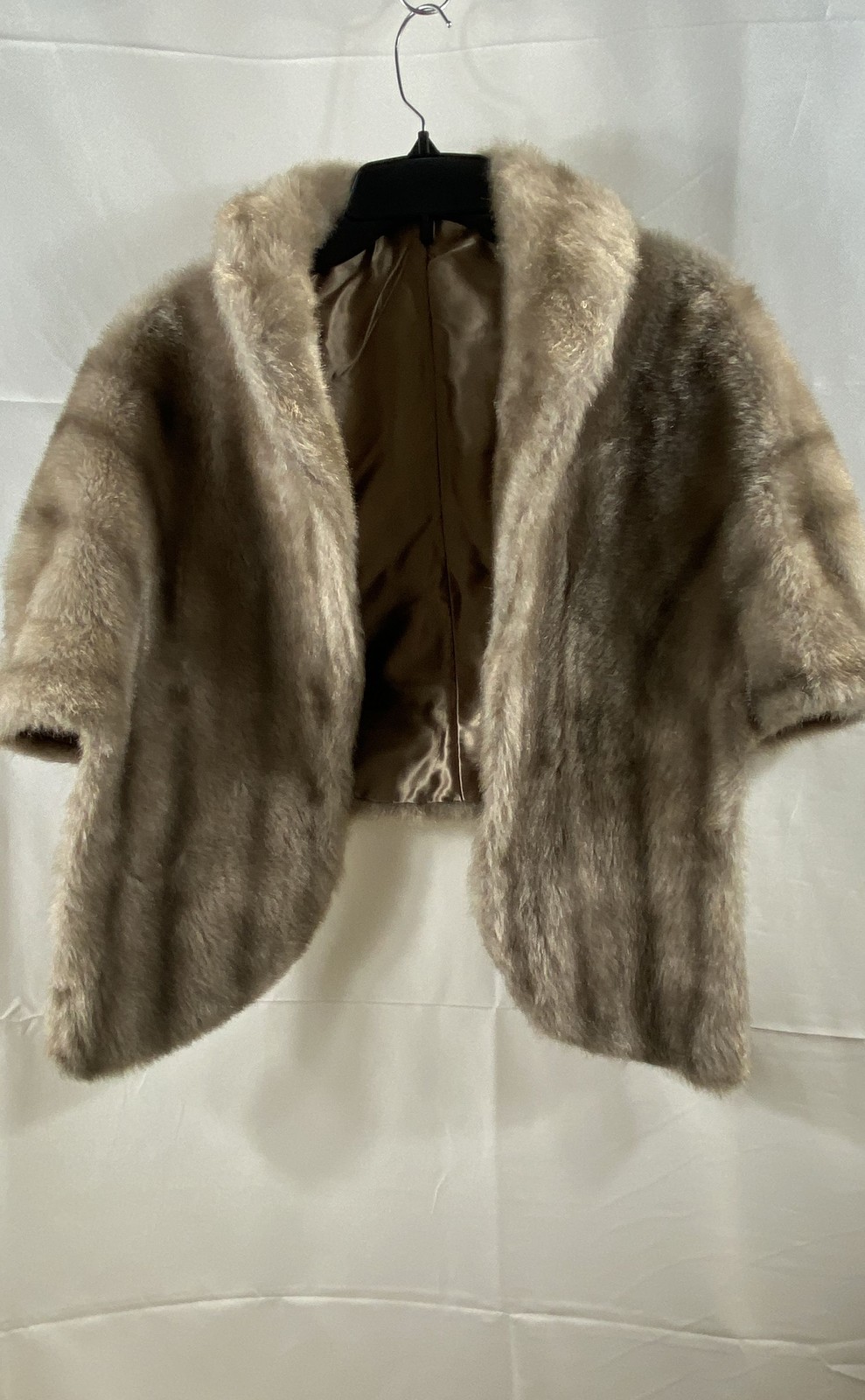 Vintage 70s Regina Glenara by Glenoit Women&rsquo;s Brown Faux Fur Capelet Stole