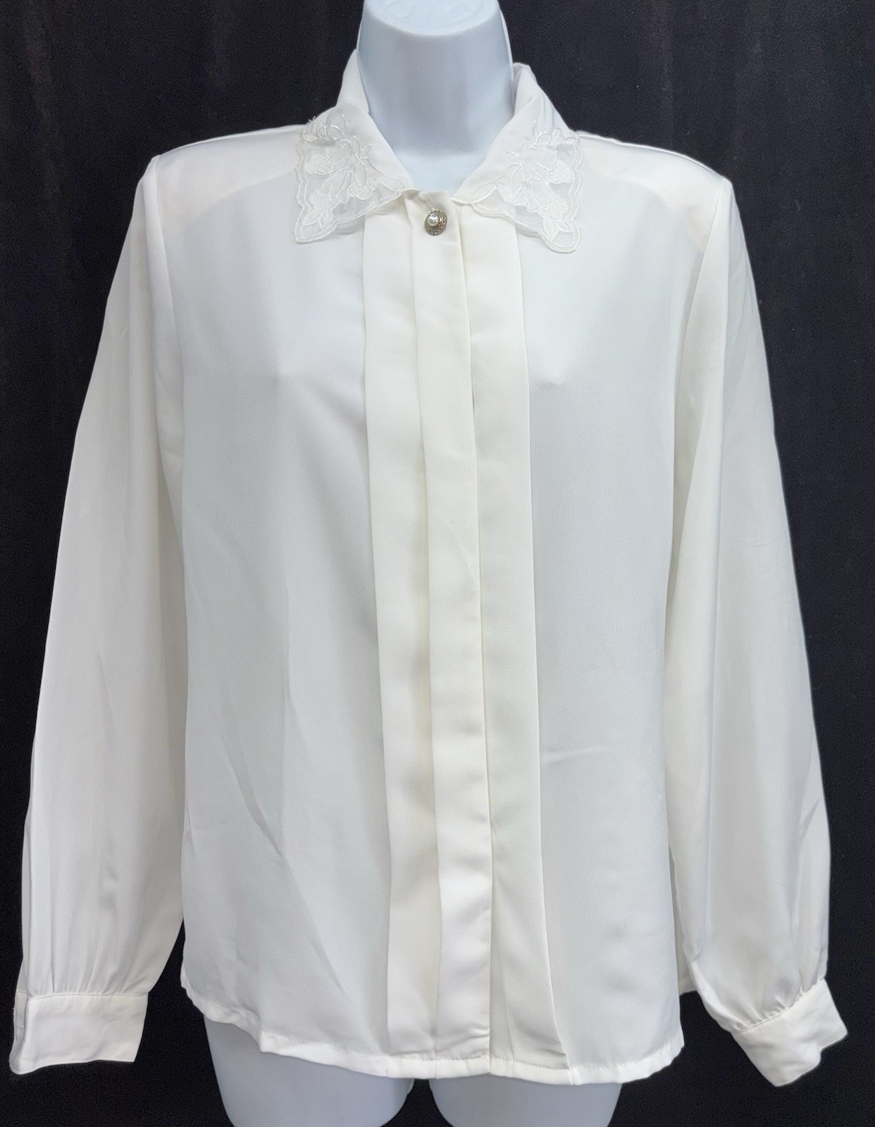 Vintage SBM Women Size 6 Button Up Lace Collar Long Sleeve Blouse Ivory Pin Tuck