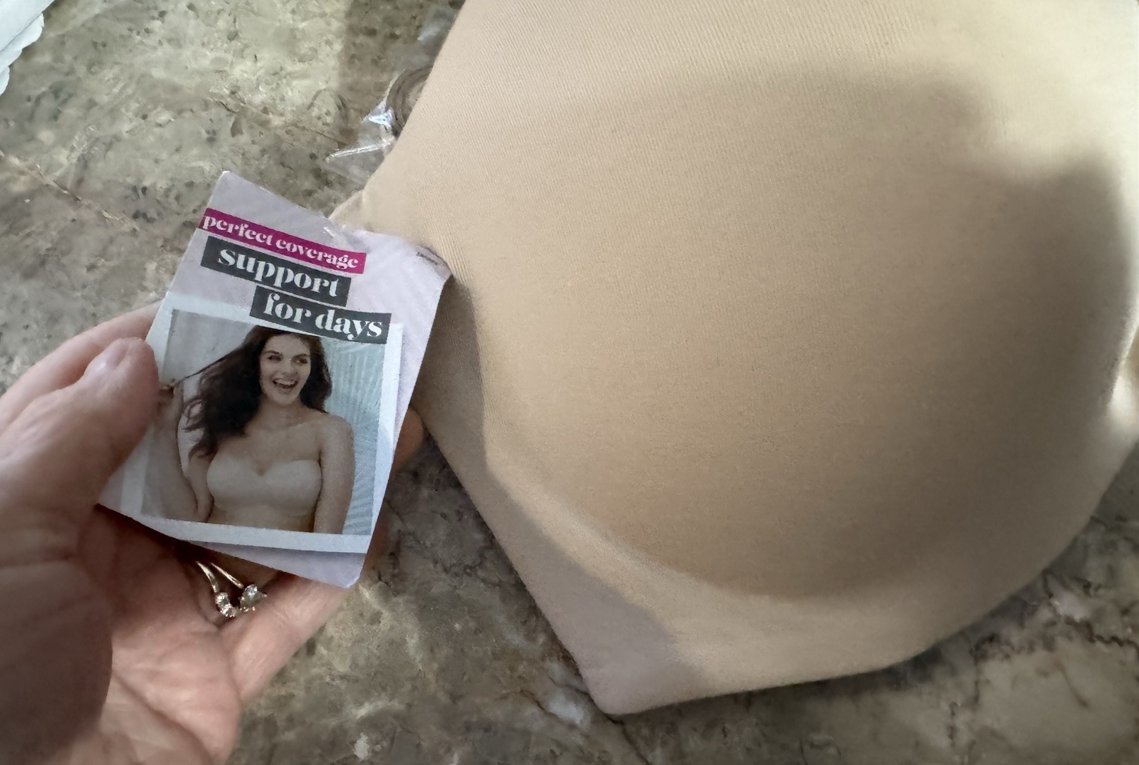 VINTAGE MAIDENFORM BRA! SIZE 40 DD. BEIGE. NEW!