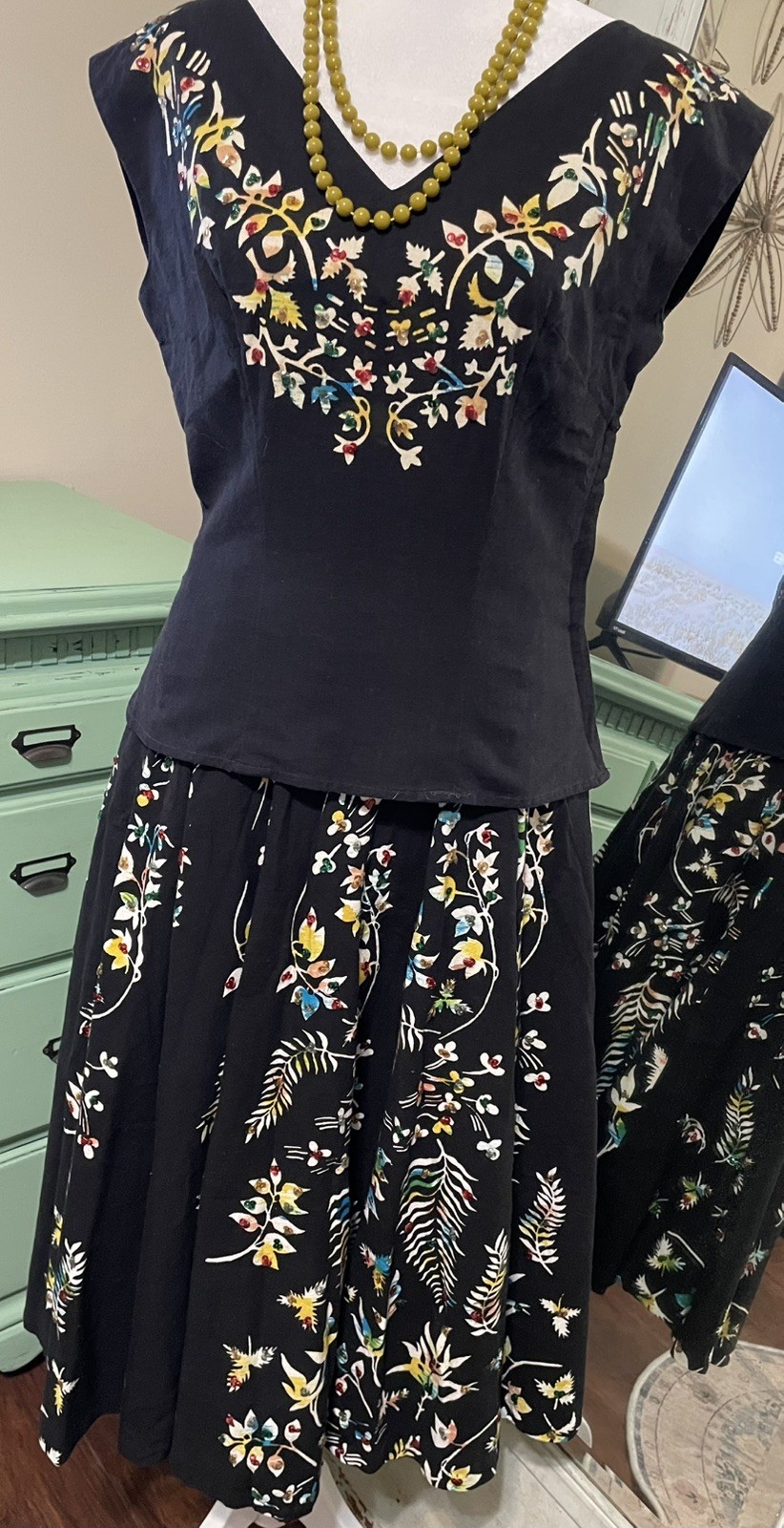Vtg 1950s Hand Painted Mexican Circle Skirt & Matching Shirt Sz XS Sequins EUC