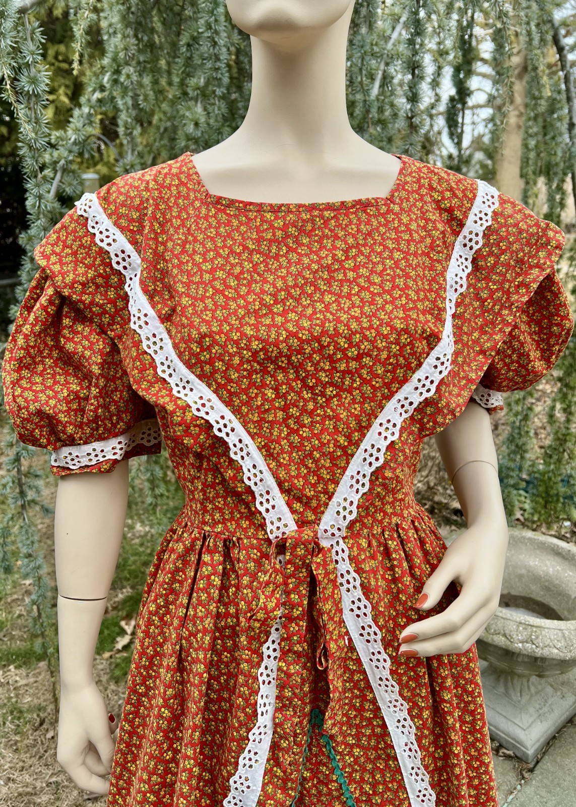 VINTAGE 1970&rsquo;s BURNT ORANGE COTTON PRAIRIE MAXI DRESS W/ FLORAL PRINT