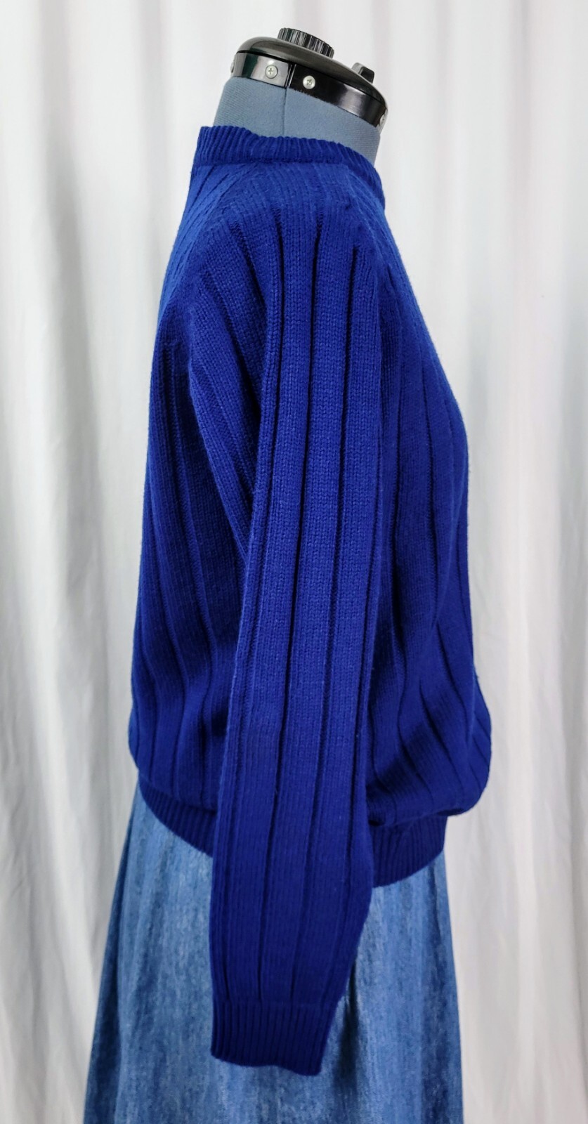 Vtg Cable Knit Crew Neck w Raglan Sleeves in Navy Blue w Zipper Neck Size M?