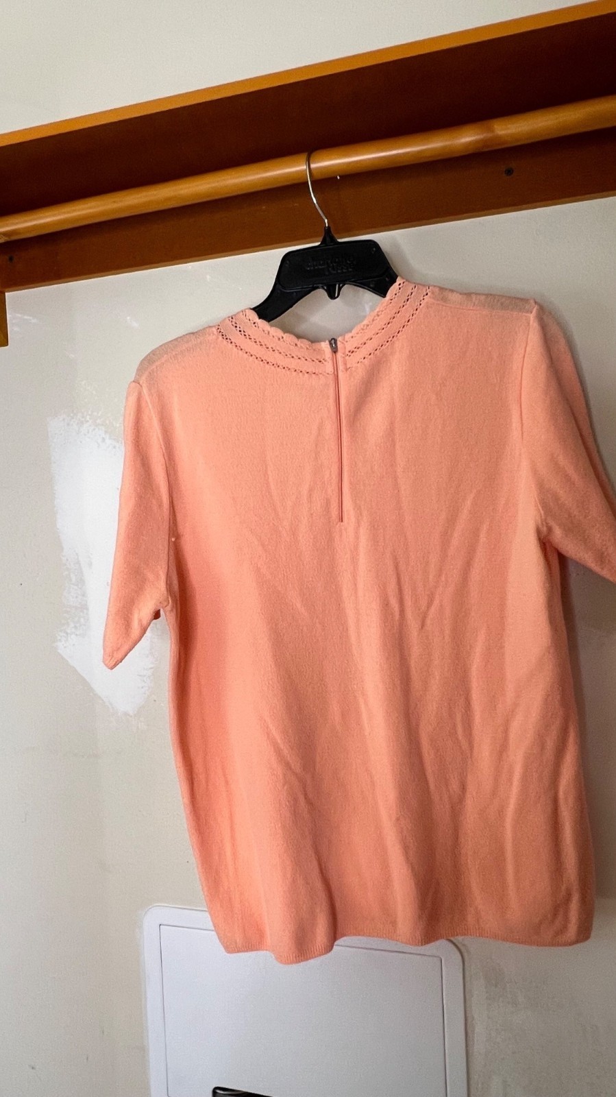 Union made Peach S/S Knit Top Scalloped Neckline Back Zipper Closure VTG granny