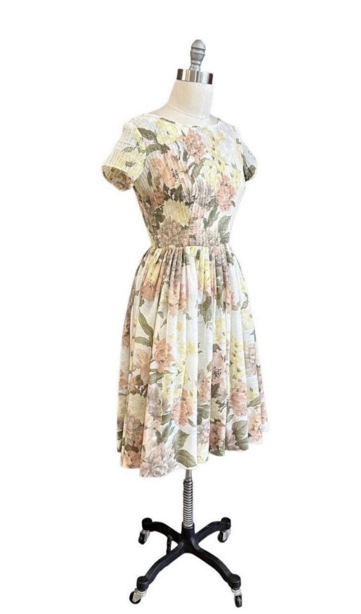 Vintage 1950’s cotton Summer floral Dress, Waverley Print , Fit And Flare