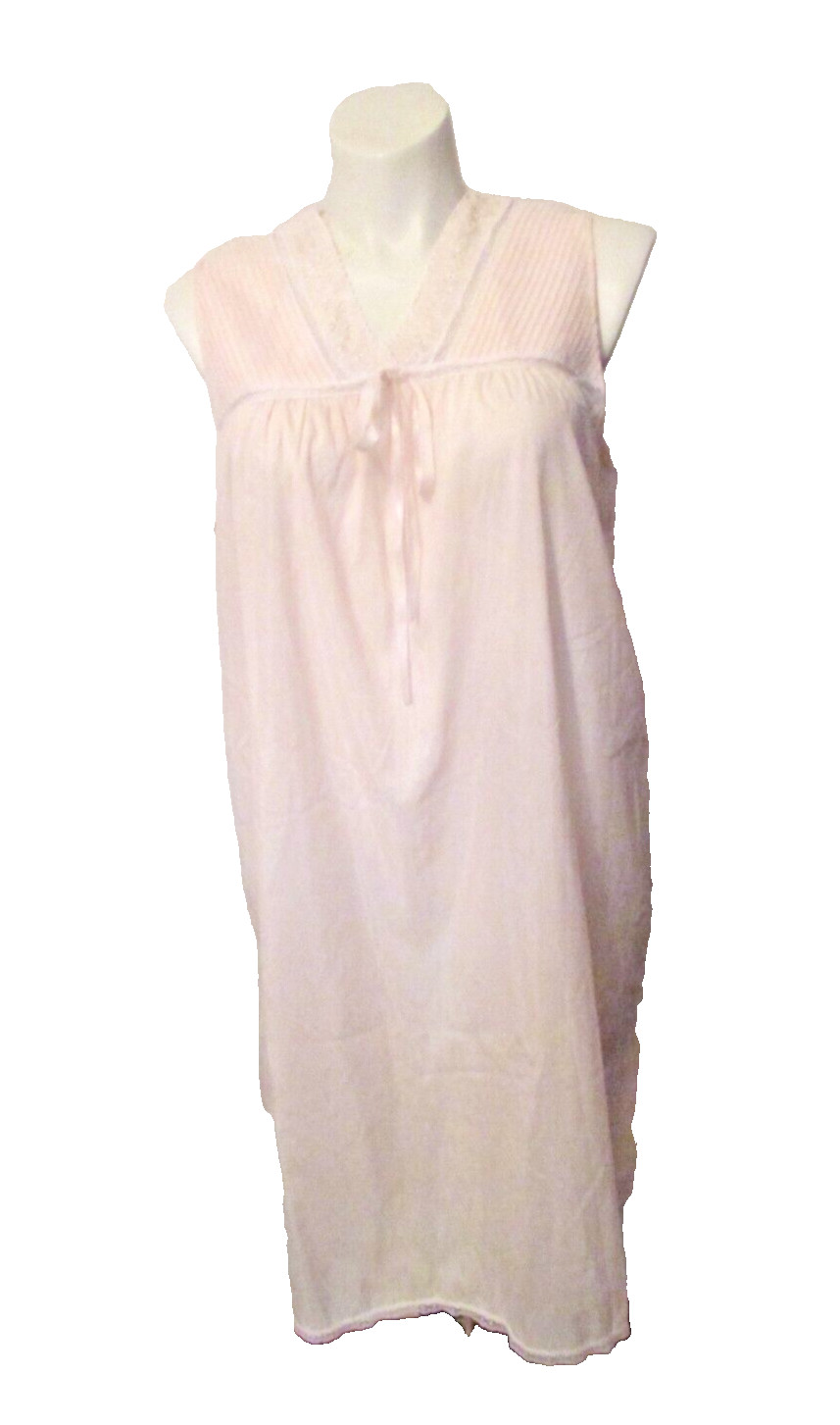 Vanity Fair Polyester/Nylon/Cotton Soft Blend Embroidered Nightgown 1X USA made