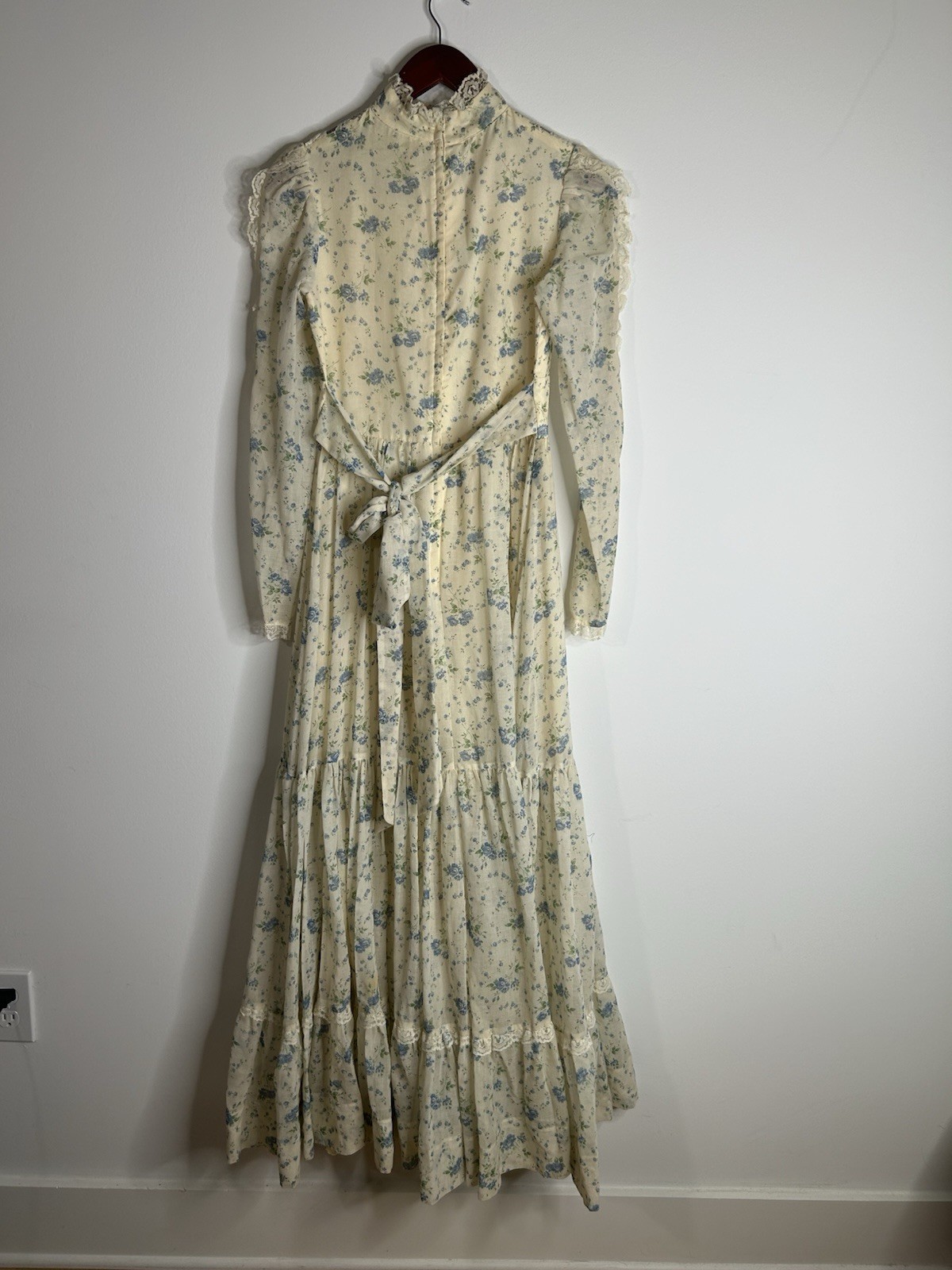 Vintage 1970’s Dress Women’s Ivory Floral Aline Prairie Cottage Core