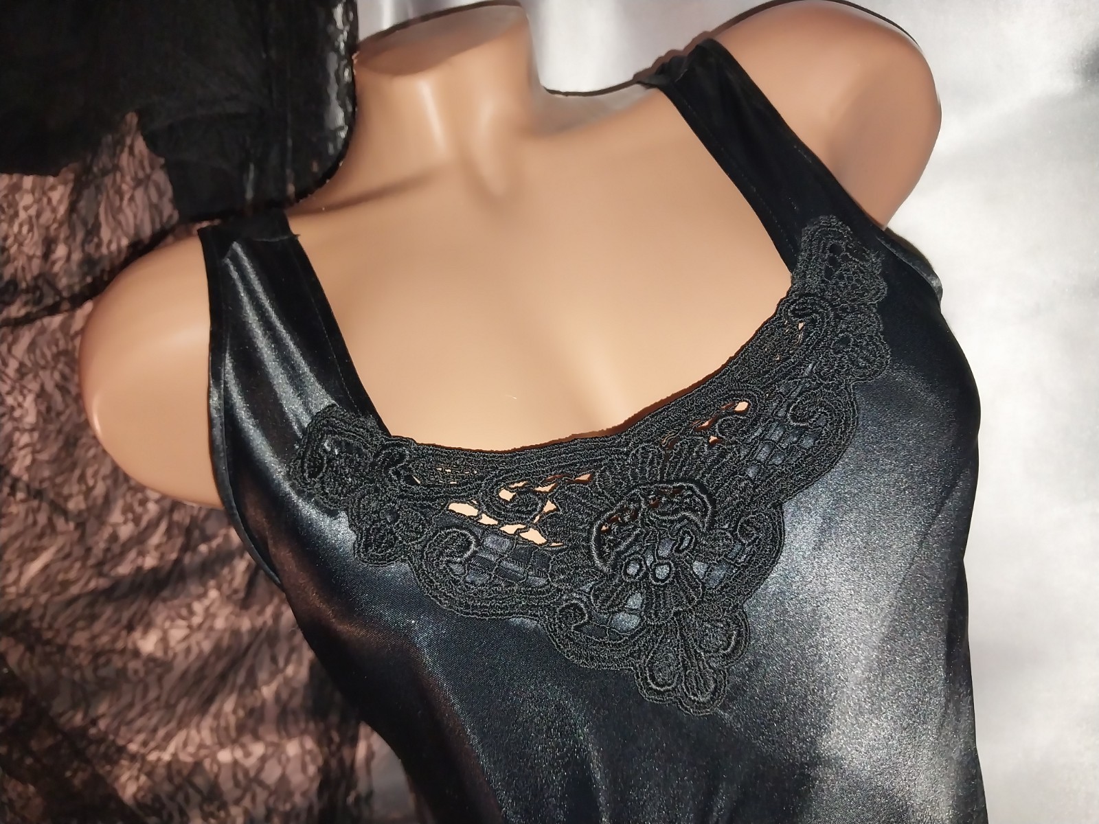 VTG SATIN LIQUID SHINY VENICE LACE INSERT LUXE FARR WEST ESQUE CAMI M