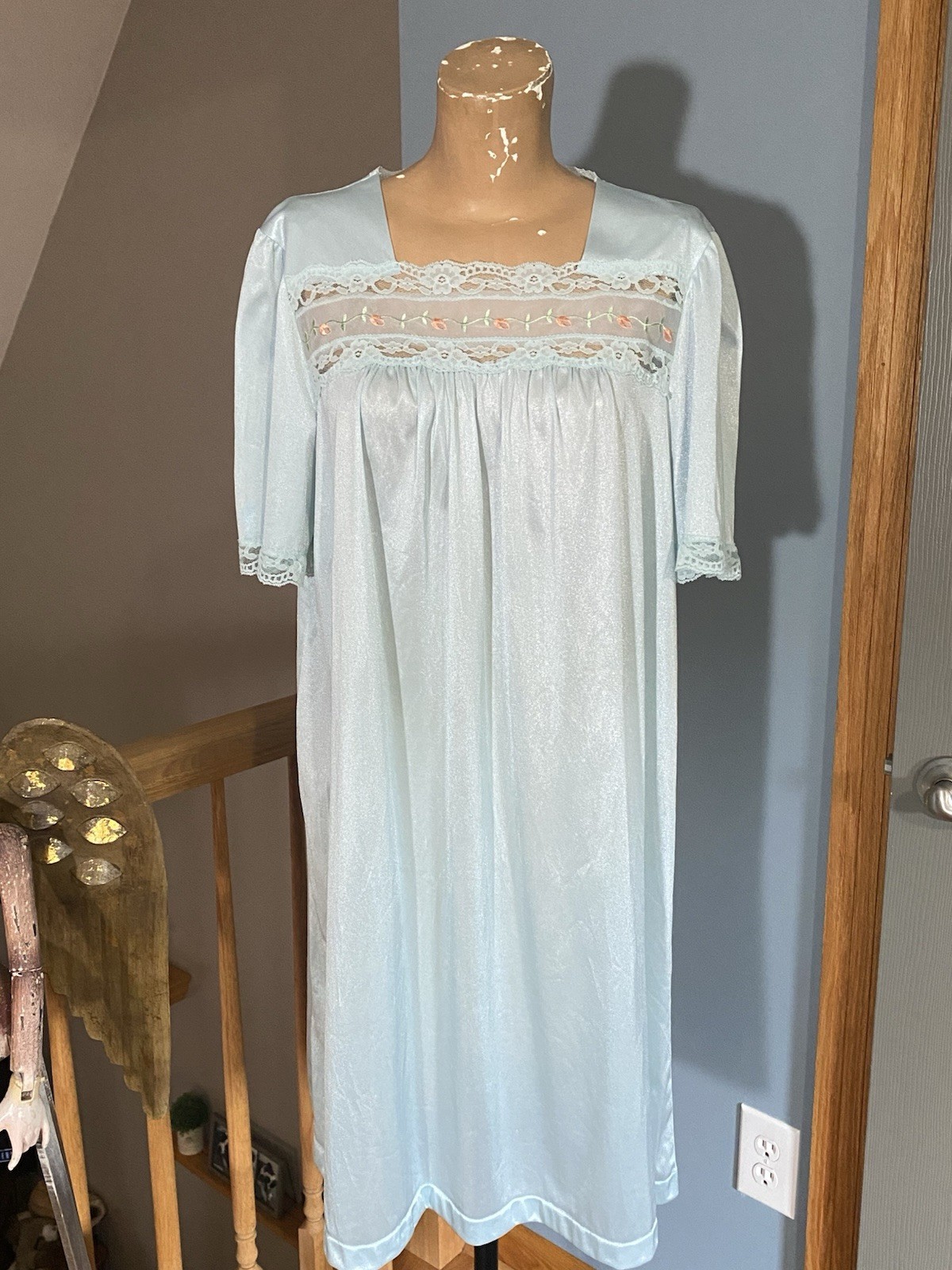 Vintage Vassarette Short Gown Nylon Lace Embroidery Size L Blue