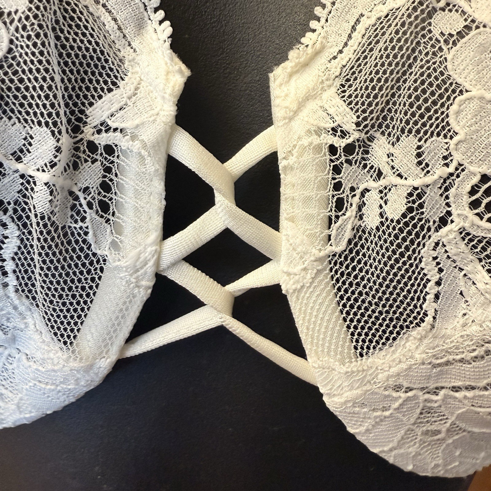 Vintage Vanity Fair Bra 32D Sheer White Nylon Lace Floral Full Figure Underwire