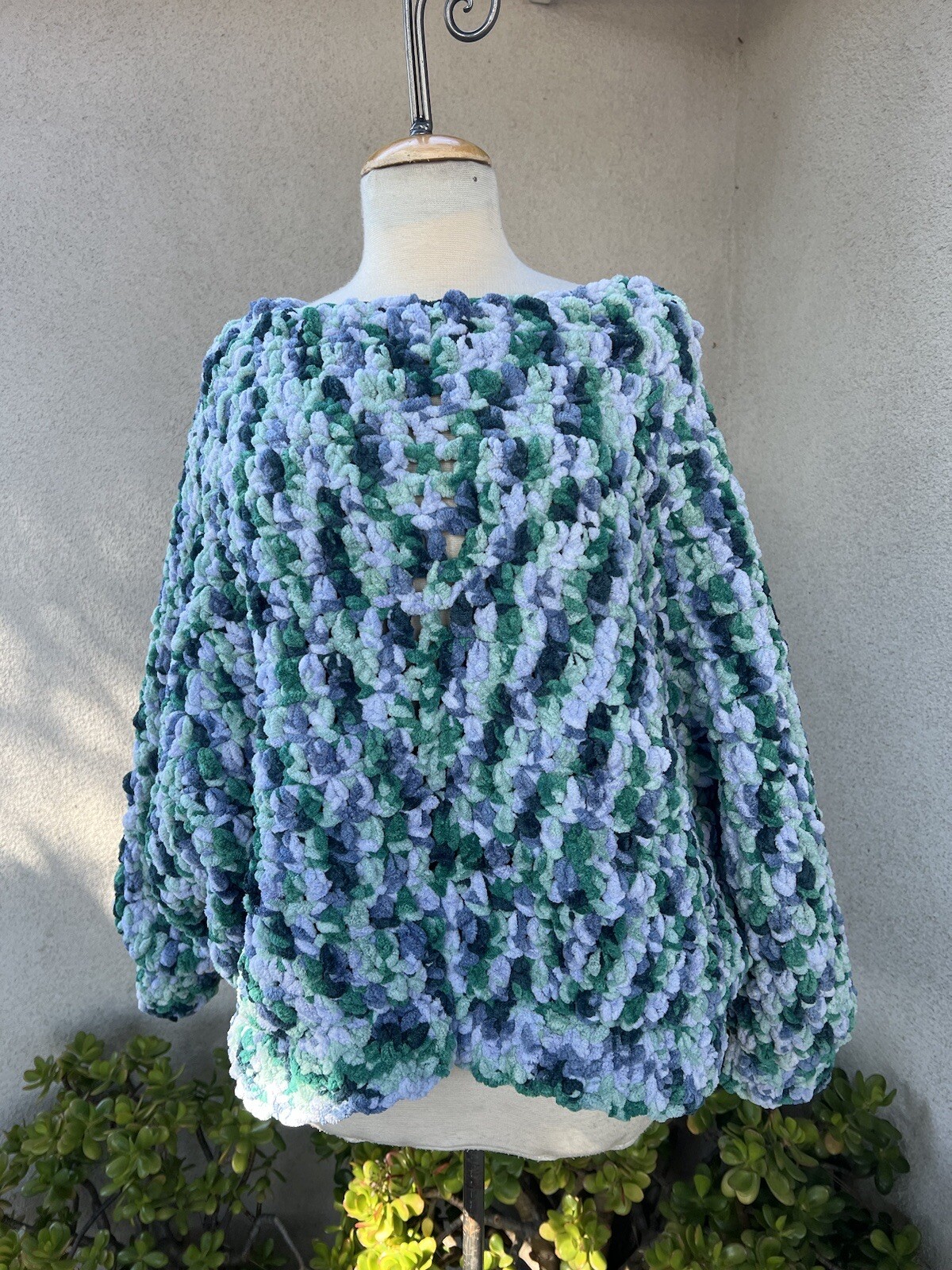Vtg Boho Chunky Sweater hand knit pullover blue green large