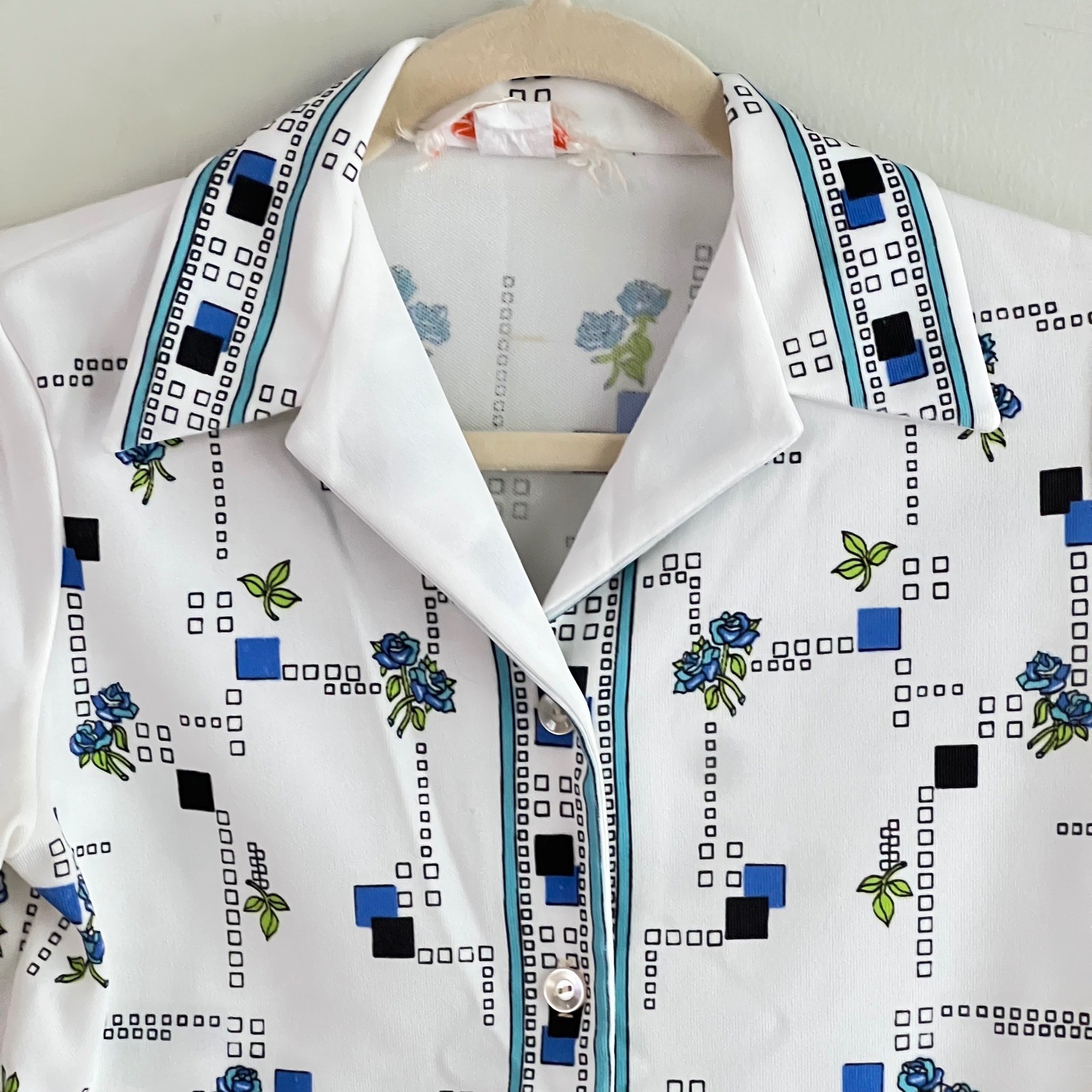 Smartique Button Up Blouse Sz S M Vintage 70s Floral Geometric White Blue Retro