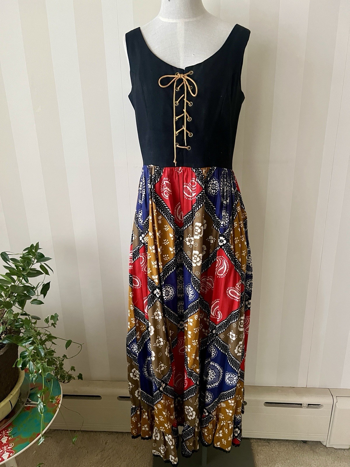 VINTAGE 1970s CAROL BRENT FRONT TIE DRESS SIZE LARGE