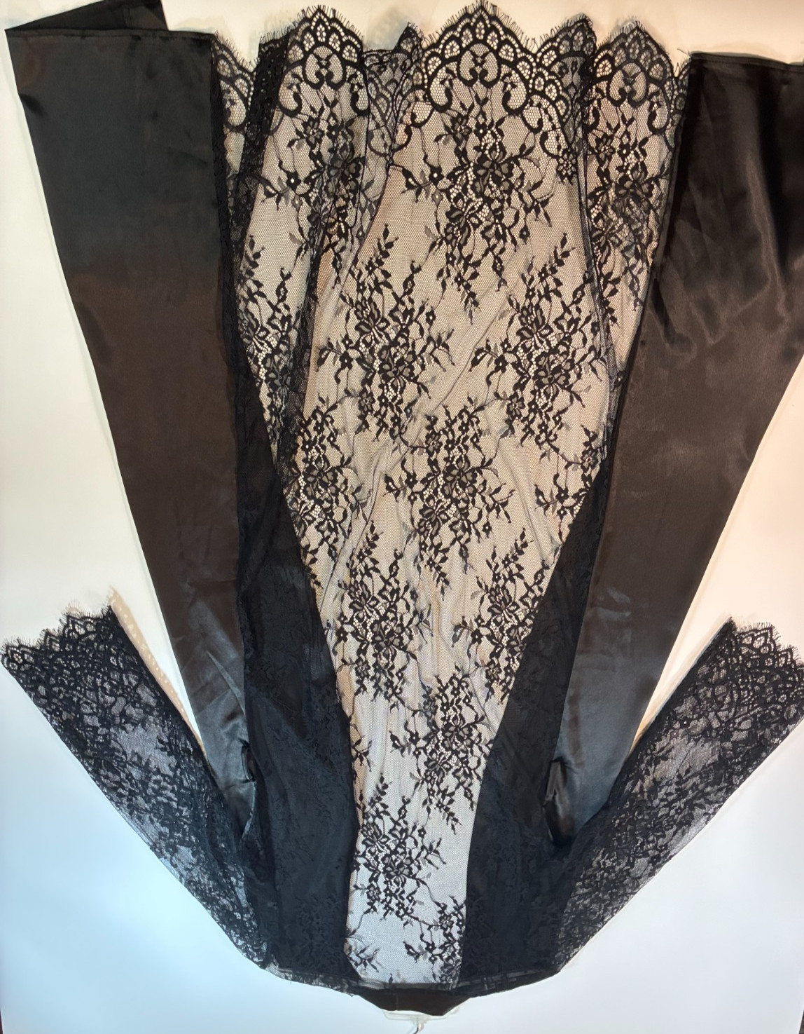 Long BLACK LACE ROBE Medium SWEEP WRAP POINT Hem Sleeve GOTH Open Front Duster