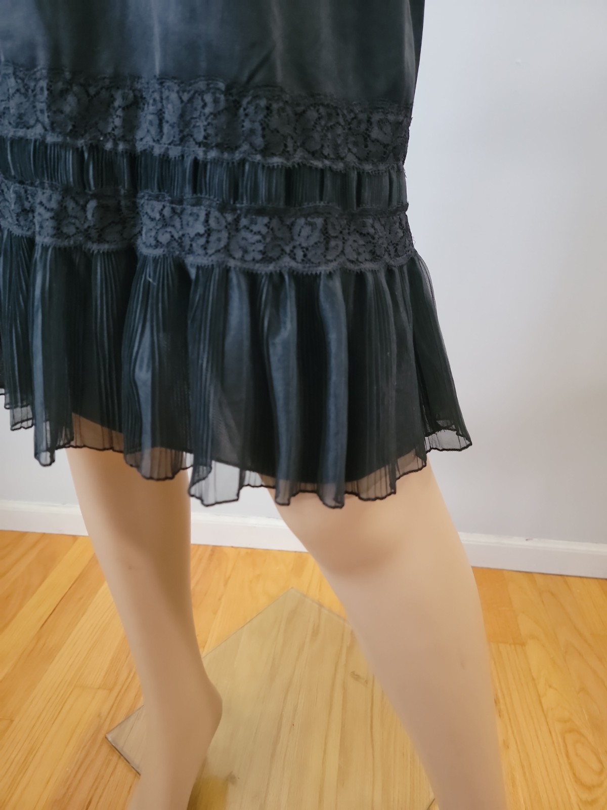 Vintage Charmode All Nylon Black Full Slip Lace/Pleated Detail Size 36