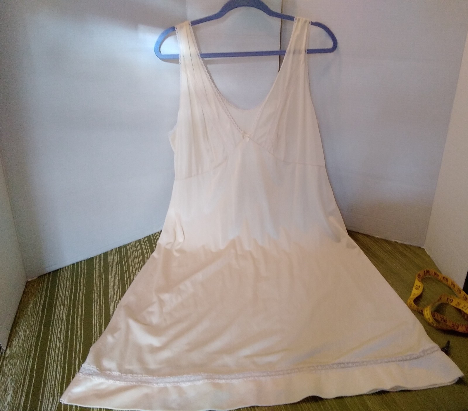 Vintage Full Slip 100% Nylon Silky Ivory Wide Strap Size 42