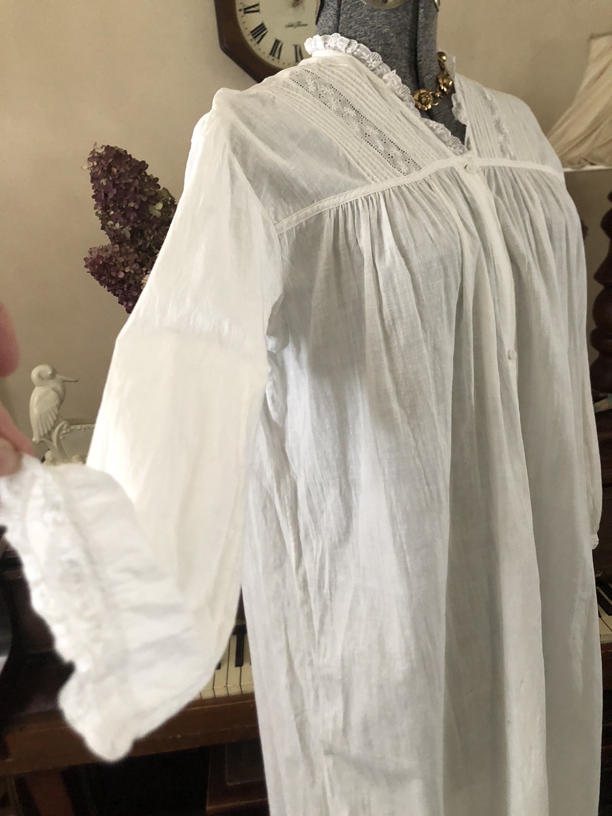 Vintage Antique 1800’s 1900’s Cotton Lace Dressing Bed Gown Lingerie 44-52-60