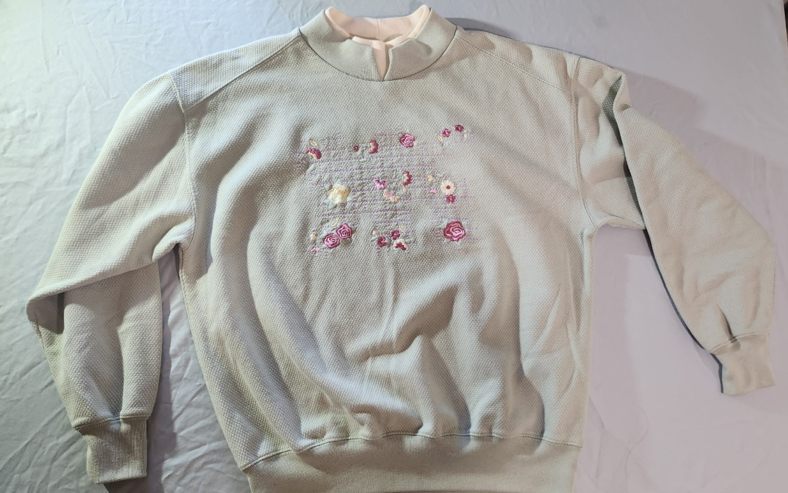 Vintage Embroidered Floral Sweatshirt, Sz P/S, Light Green, Grandmacore