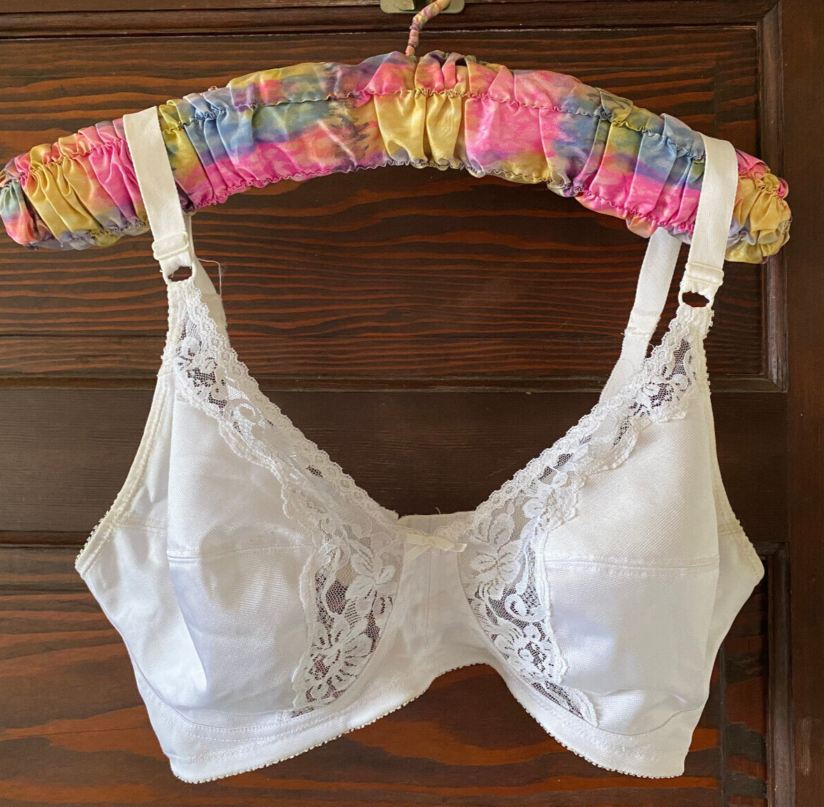 Vintage SMART Wireless White Bra Size 40D Back Close Adjustable Floral Lace