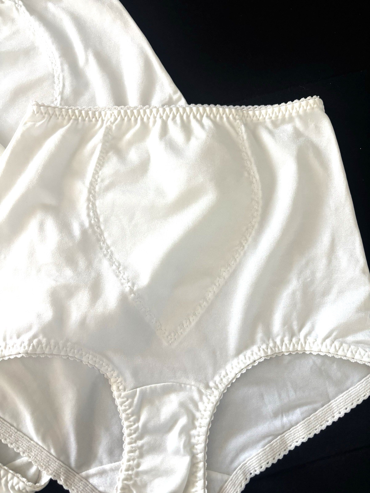NEW VTG &rsquo;90s Satiny Panties Hanes Her Way 3 LOT Sz L Nylon Spandex RN63944 NOS