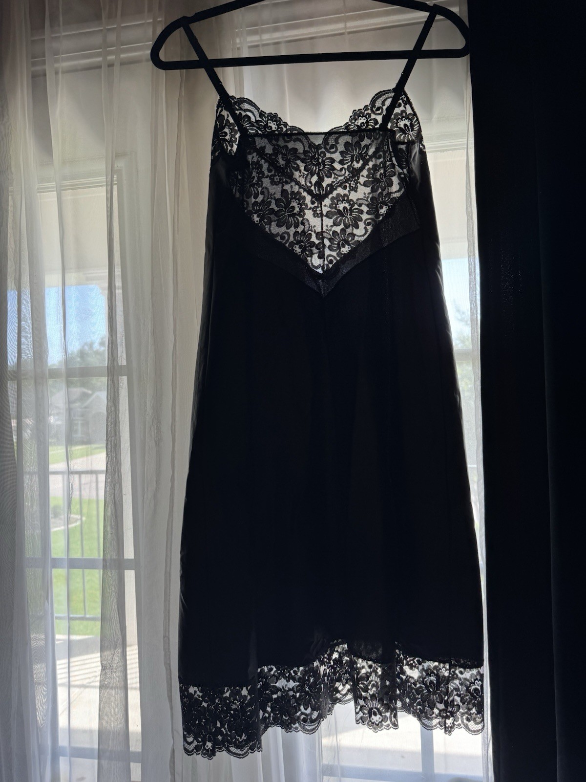 Henson Kickernick Black Nylon Lace Trim Full Slip Lingerie Size 32