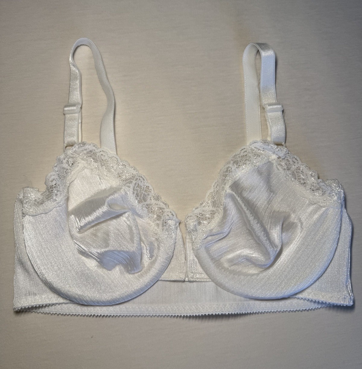 WARNER&rsquo;S Shine-On White Satin Underwire Front Close Bra 38C VINTAGE #1021