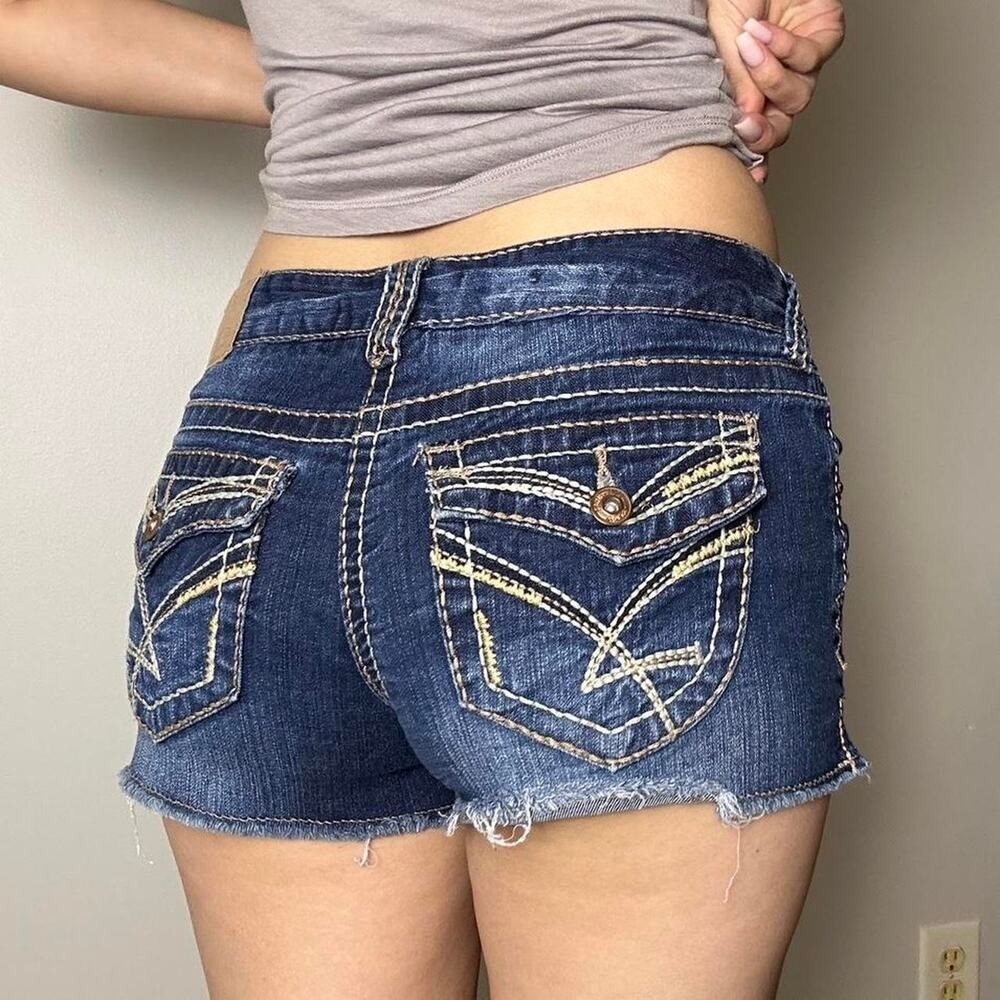 vintage 00s mid rise pocket denim shorts