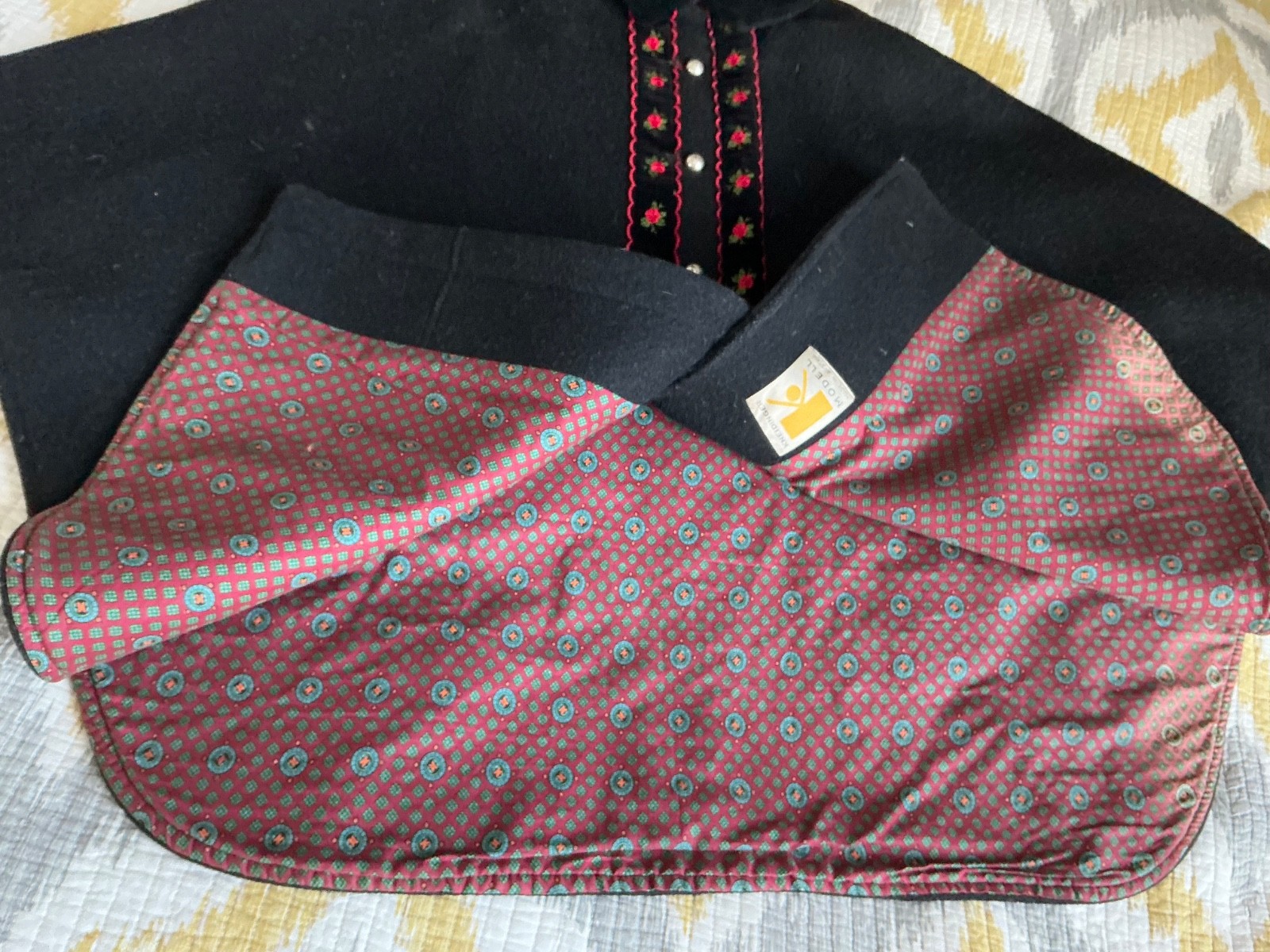 Vtg Black Wool Kneidinger Modell Austria Cape Coat w/ Lining & Flower Trim XS