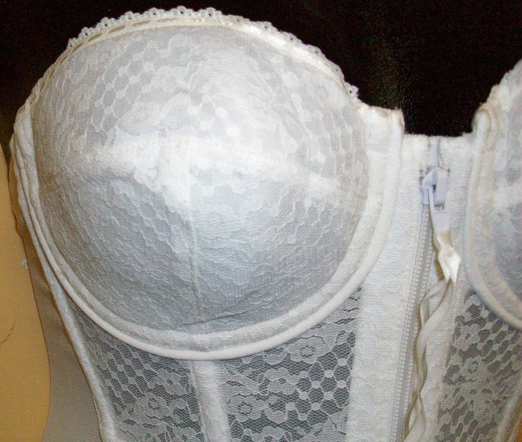 NWT Vintage old stock LADY MARLENE 000986 White CORSET with GARTER BELT Sz- 38 C