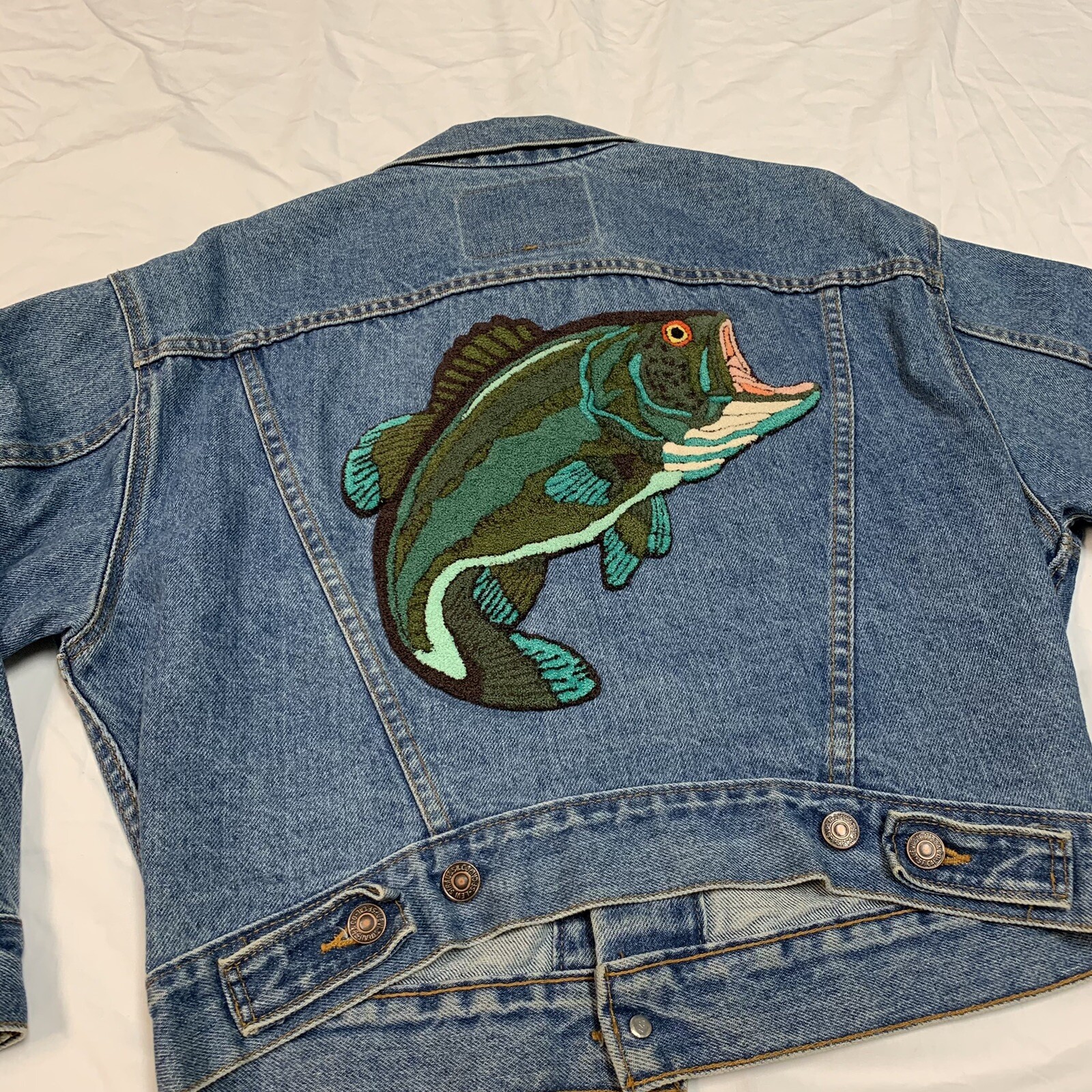 Womens Vintage Levis Denim Jacket Medium 12/14 57598 Embroidered Fish Patch Bass