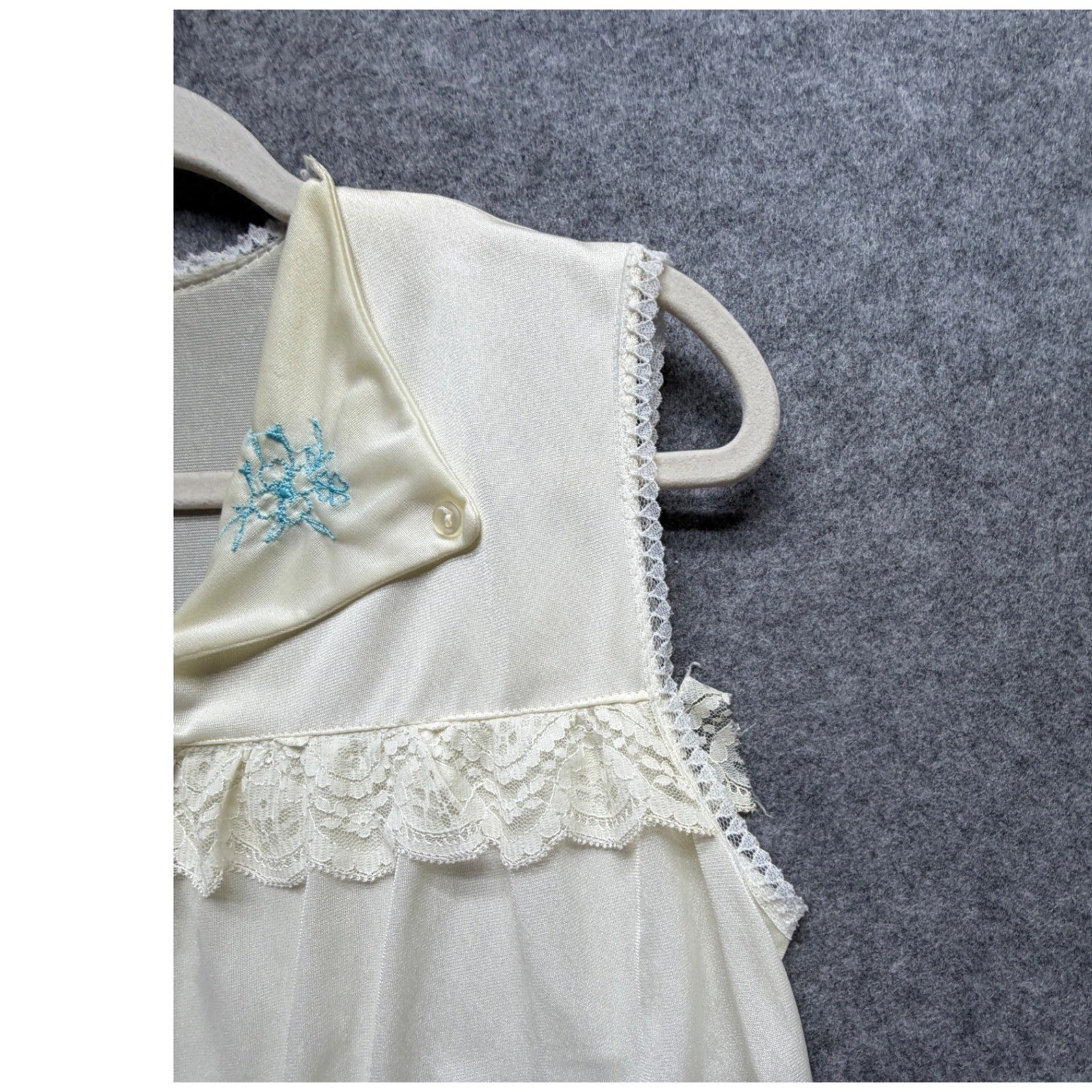 Vintage Alberti Cream Nylon Nightgown Blue Floral Embroidery Lace Trim Midi L