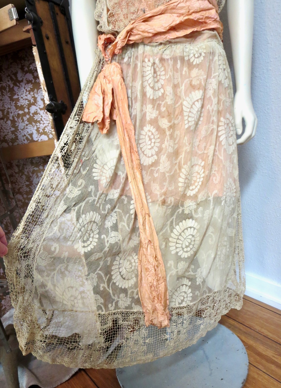 1920s Antique Filet Lace & Devore Silk Flapper Gown Ecru and Peach 35 Bust