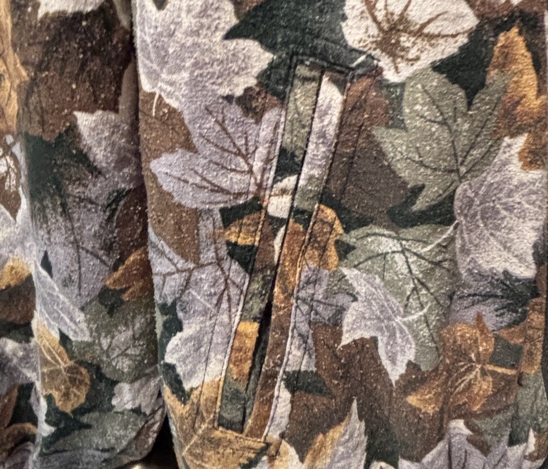 Casual Corner & Co. Leaf Pattern Silk Nylon Woman’s Size Medium Zip Up Jacket
