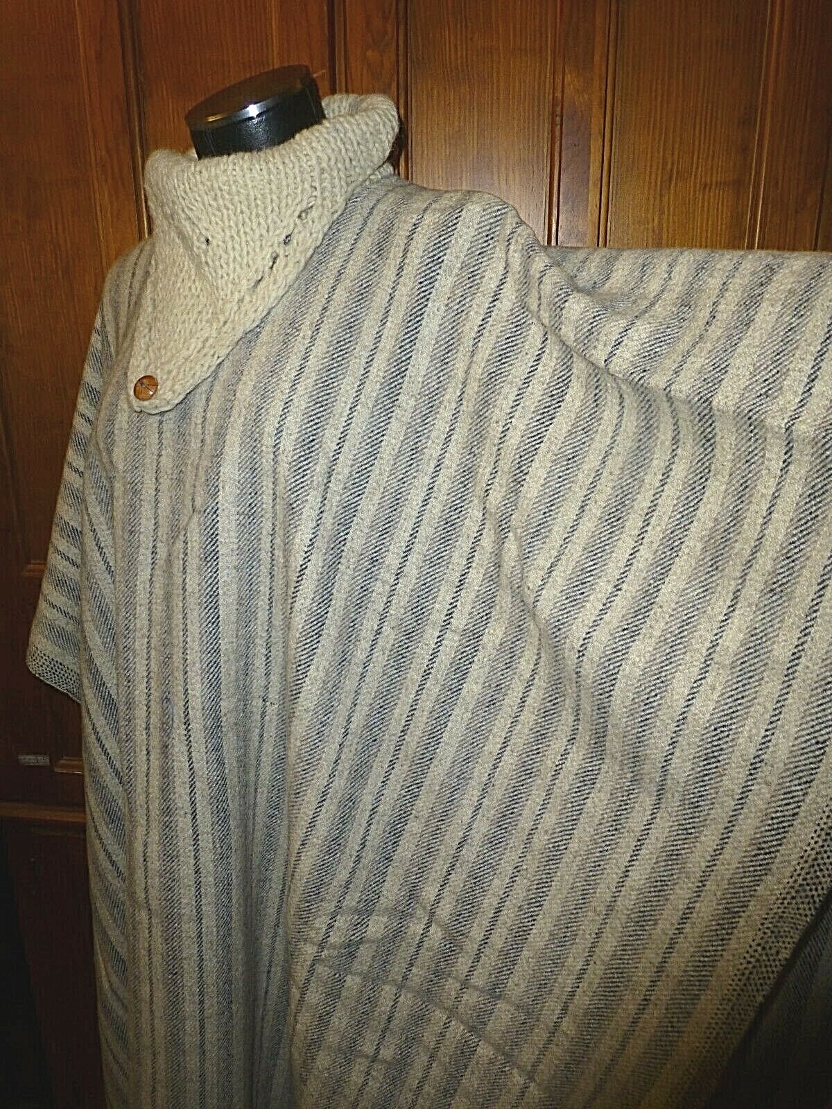 Vintage 70s Ethnic Woven WOOL Blanket Fringe Hippie Boho Cape PONCHO Sweater OS