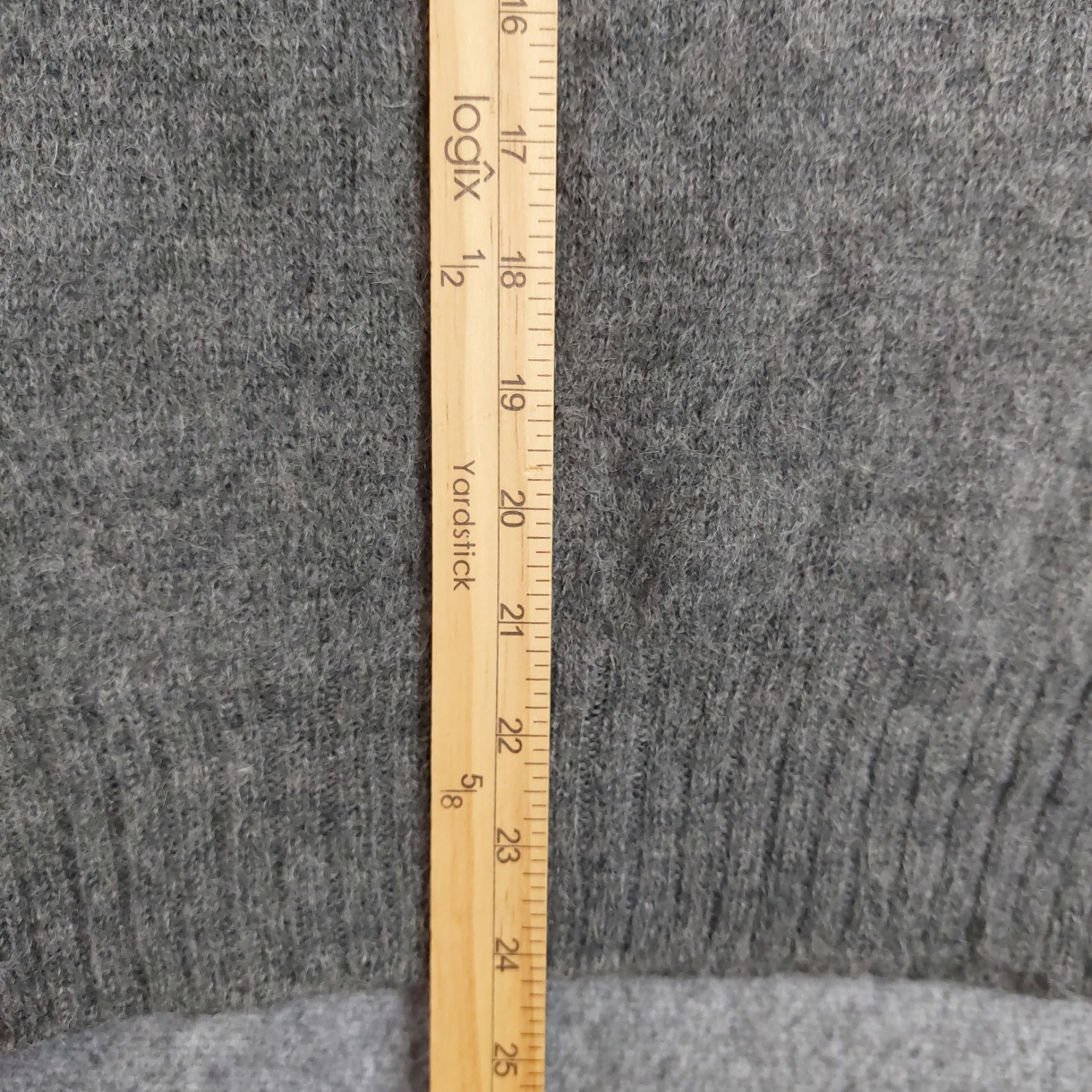 VTG Amcrest Wool 75% Mohair 25% V Neck Sweater Women&rsquo;s Small Shaggy Made in USA