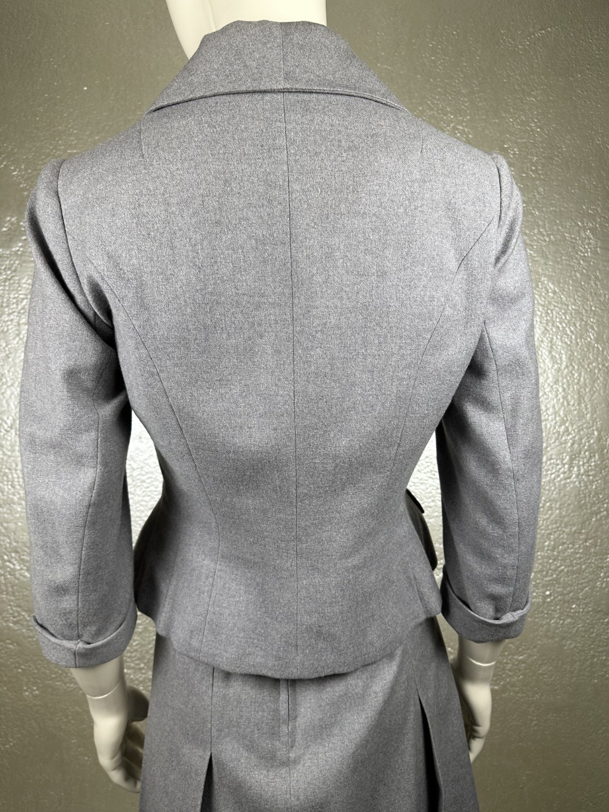 Vintage 1940s-1950s Ladies LIPMAN WOLFE & CO. Gray Wool Two Piece Skirt Suit Set
