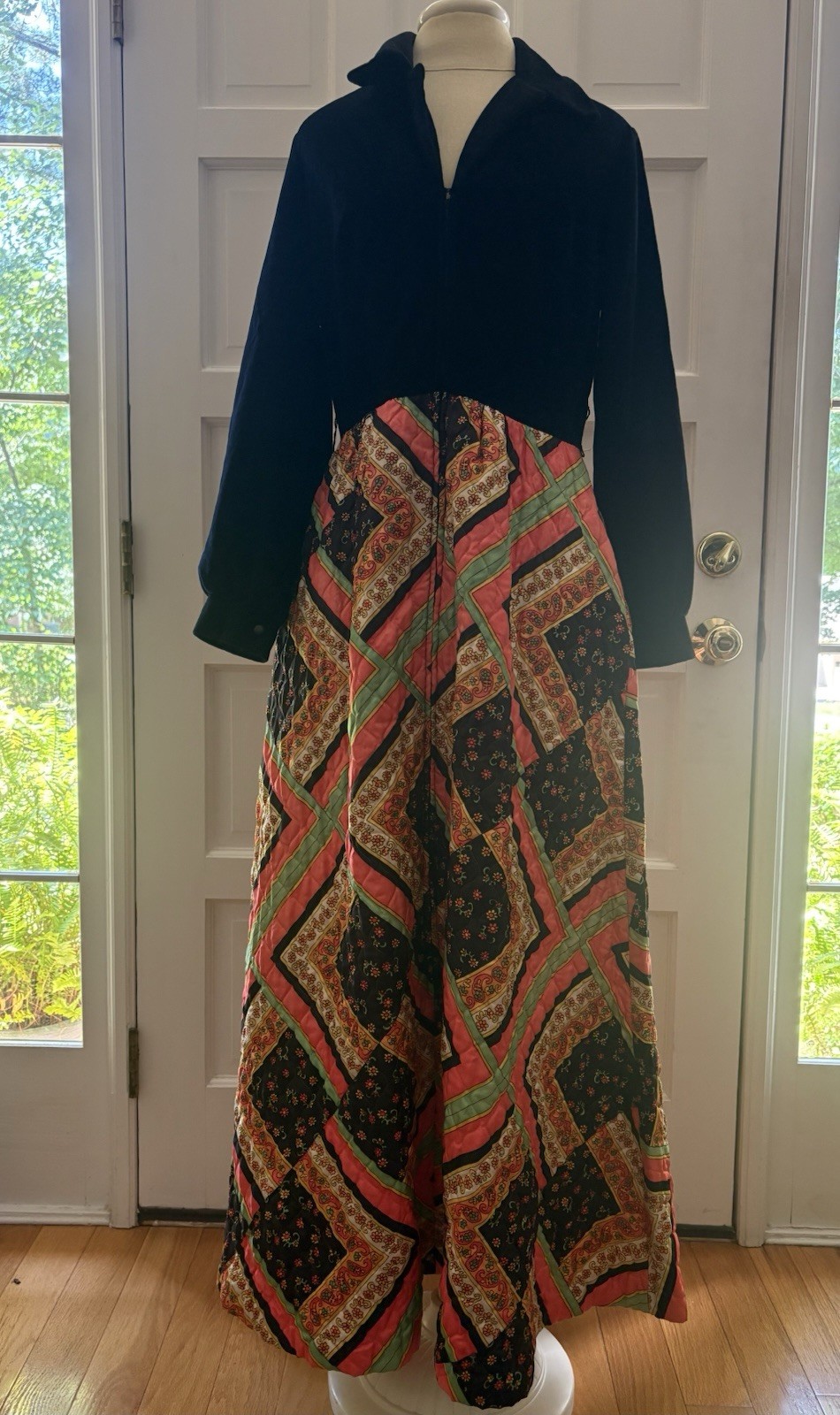 Vintage 70s Evelyn Pearson Quilted Hostess House Maxi Dress Velour S 36” Bust