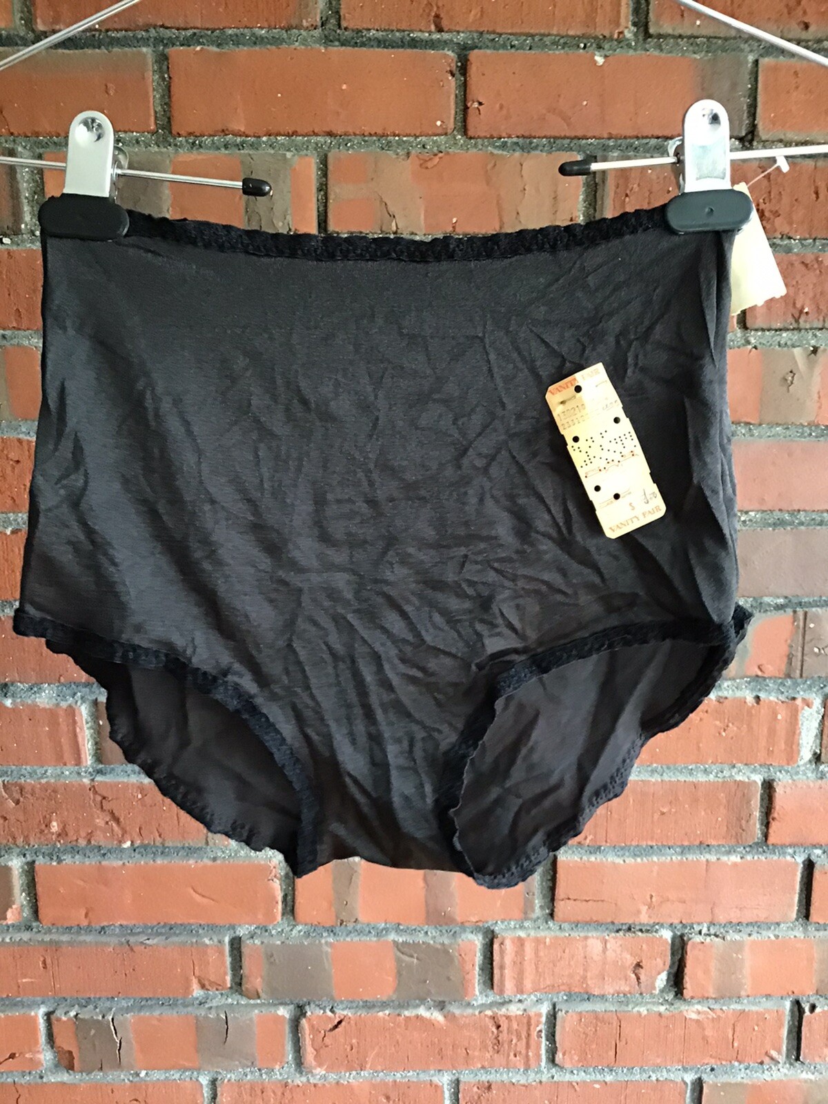Vintage Vanity Fair Light Control Nylon Hipster Brief Panties NWT M Medium Black