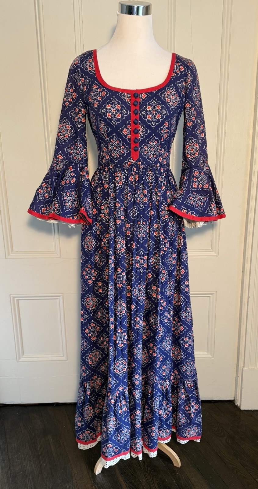 Vintage 1970’s Oscar de la Renta Boutique Peasant/Colonial Style Maxi Dress