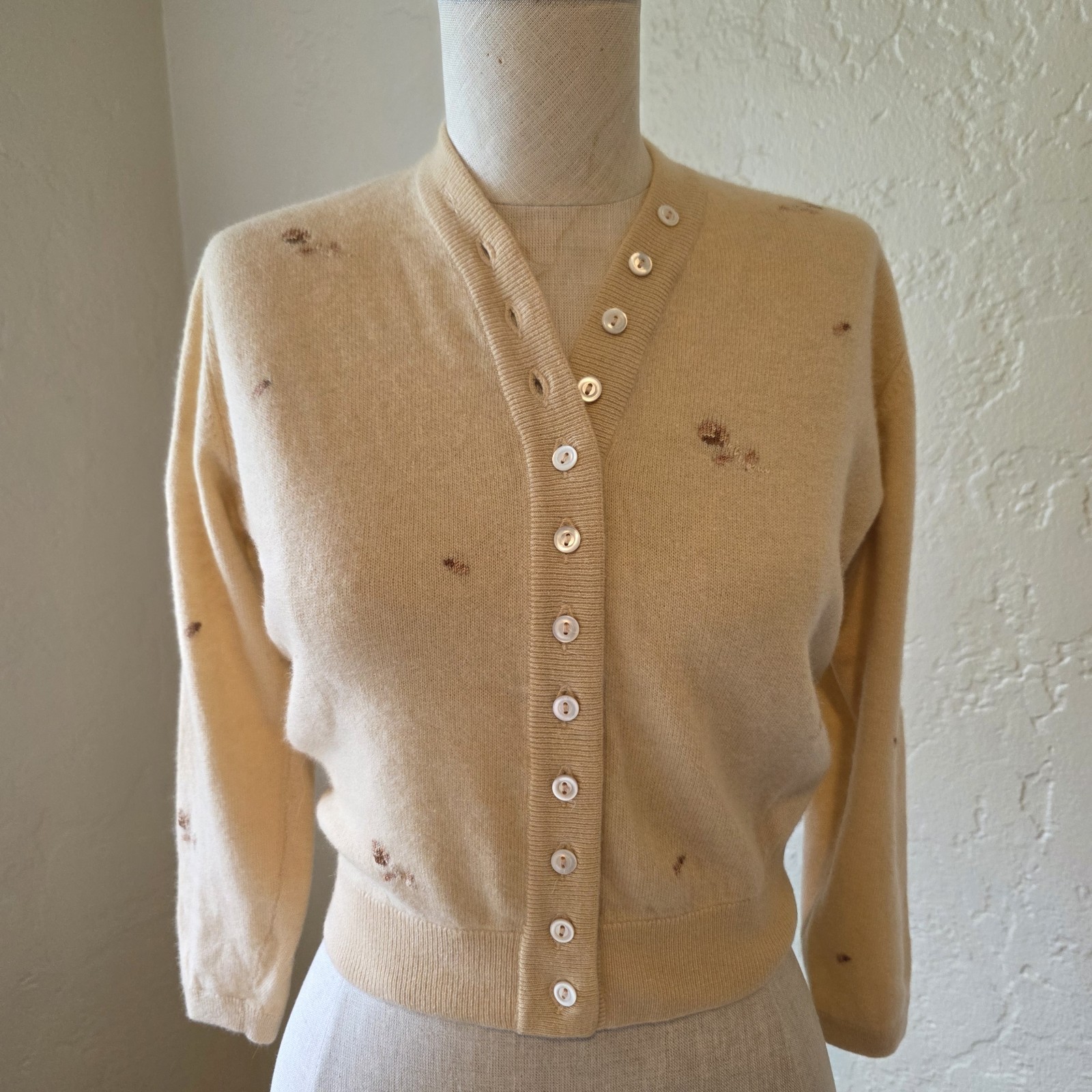 (XS) Vintage 50&rsquo;s Ballantyne Scotland Cashmere Beige Cardigan Sweater Floral EVC