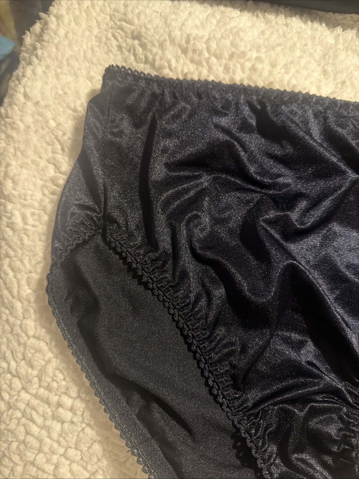 VANITY FAIR SECOND SKIN BLACK 48301 liquid smooth satin HI LEG panties L / 7 VTG